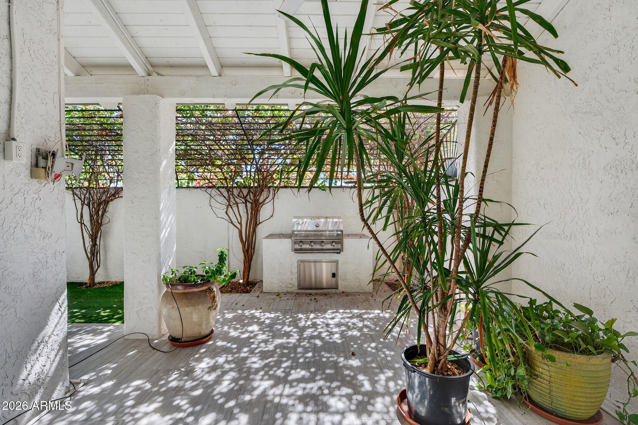 77 E MISSOURI Avenue 27