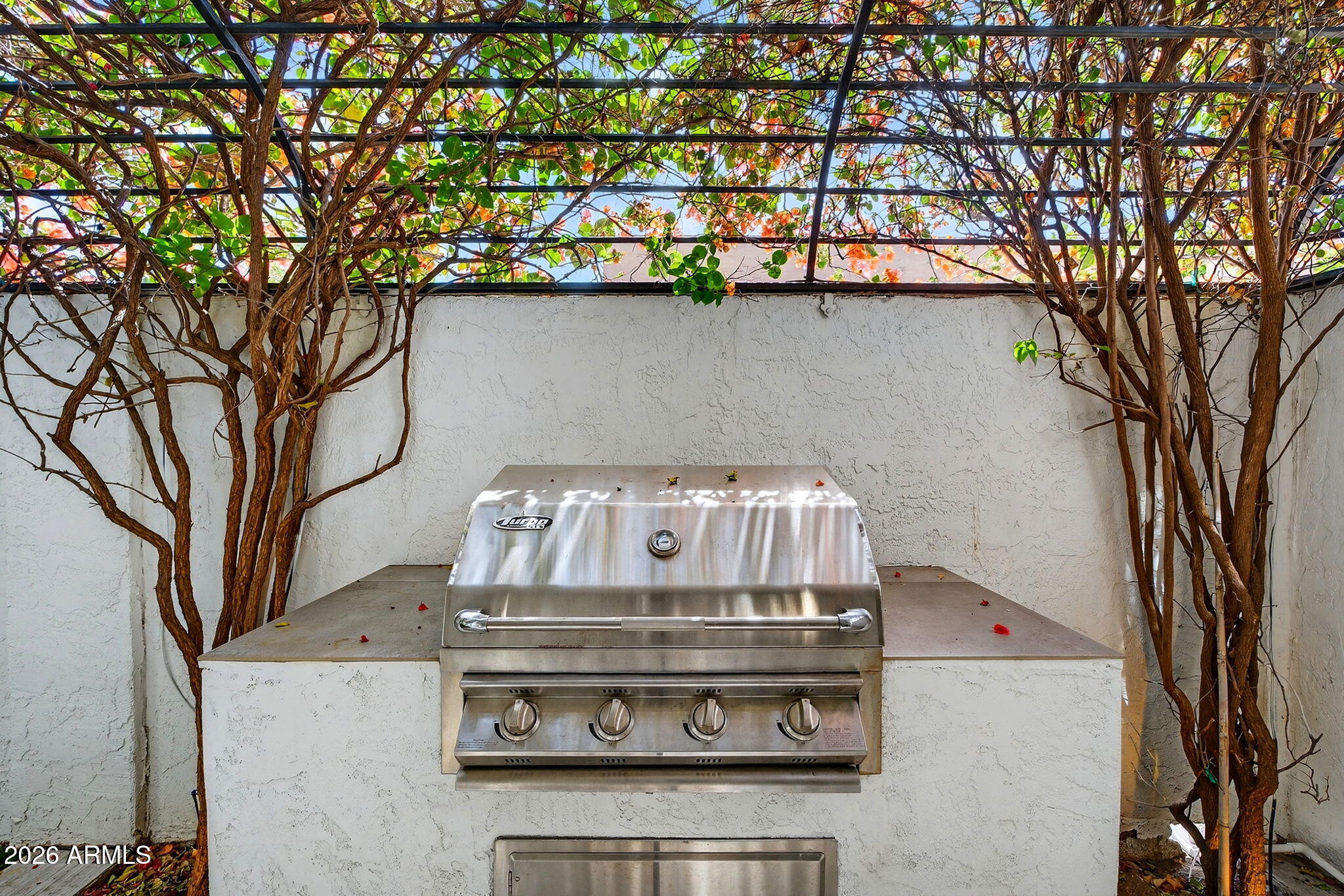 77 E MISSOURI Avenue 27