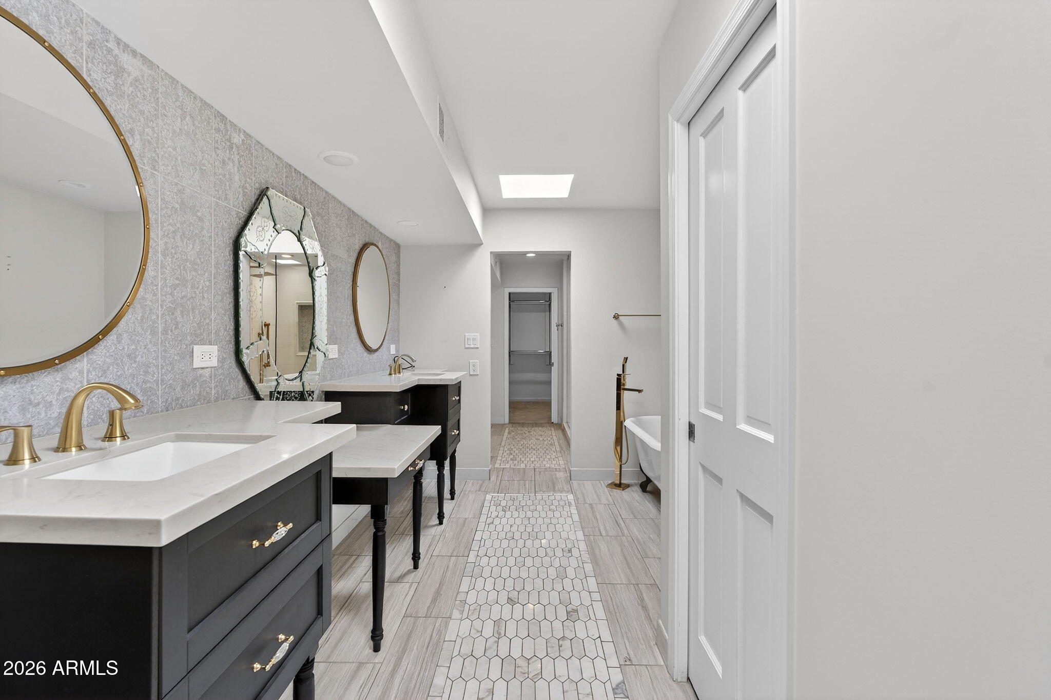 77 E MISSOURI Avenue 27