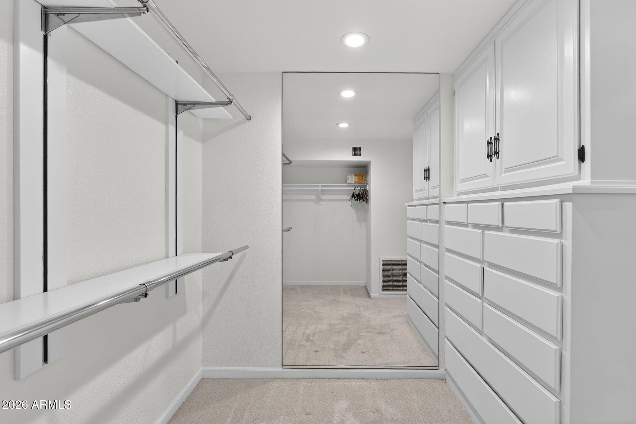 77 E MISSOURI Avenue 27