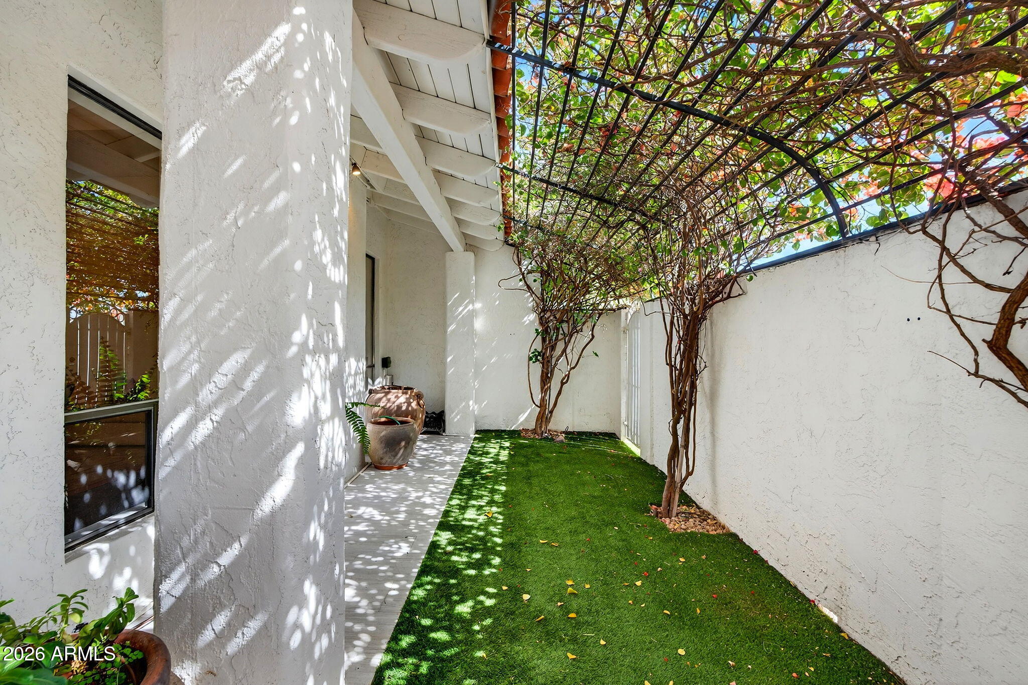 77 E MISSOURI Avenue 27