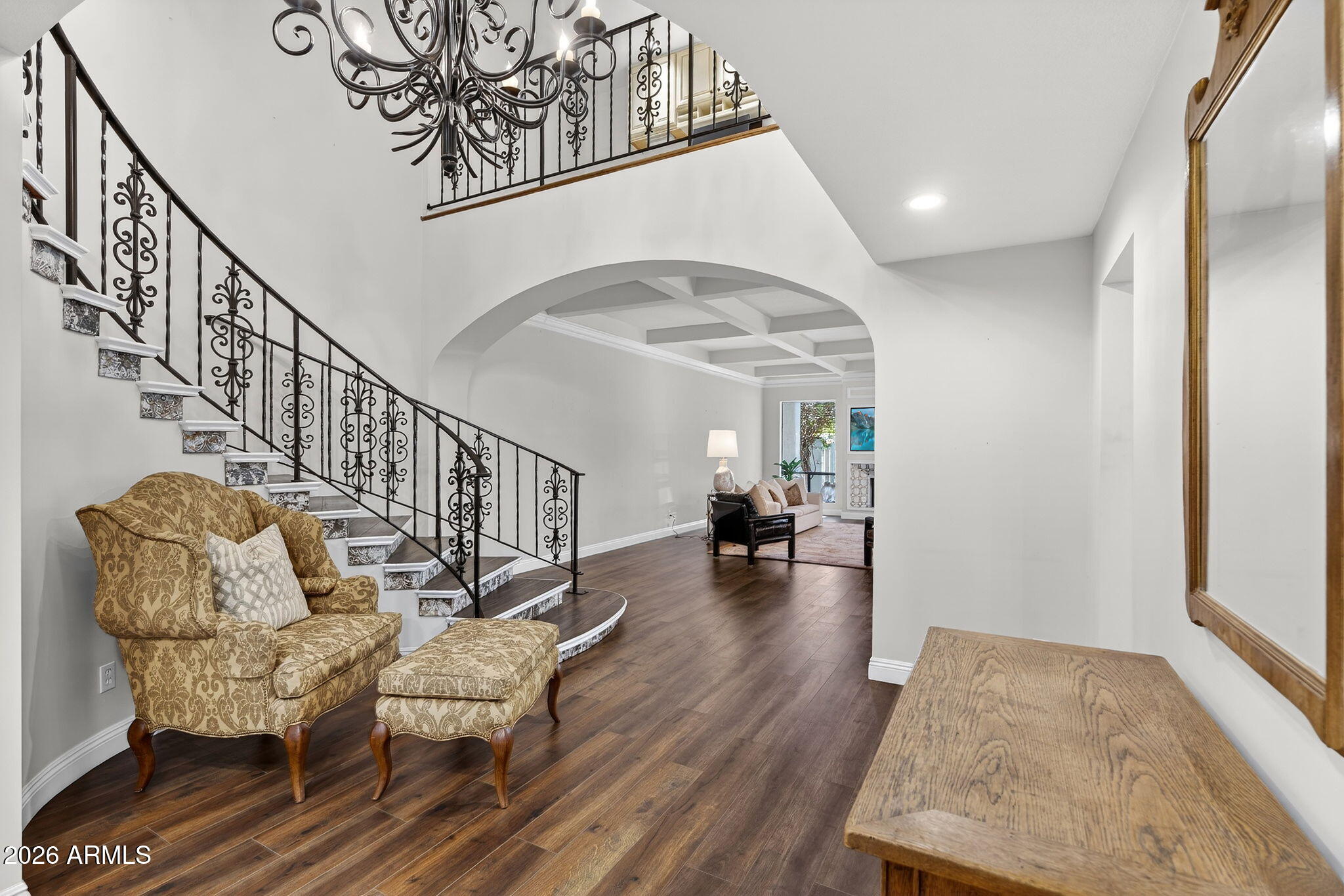 77 E MISSOURI Avenue 27