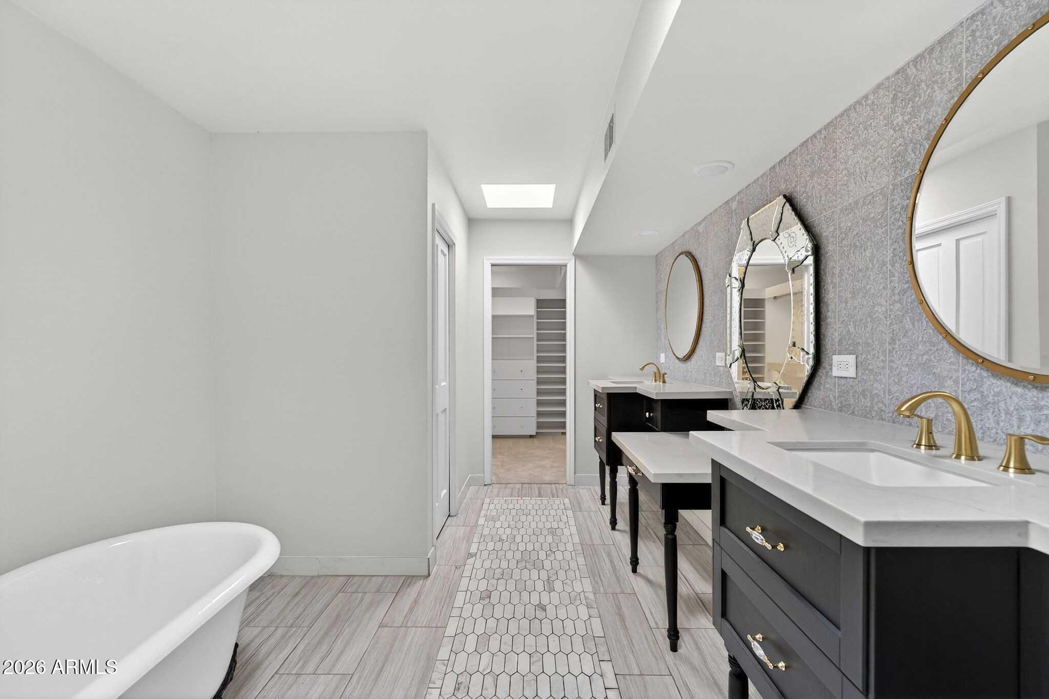 77 E MISSOURI Avenue 27