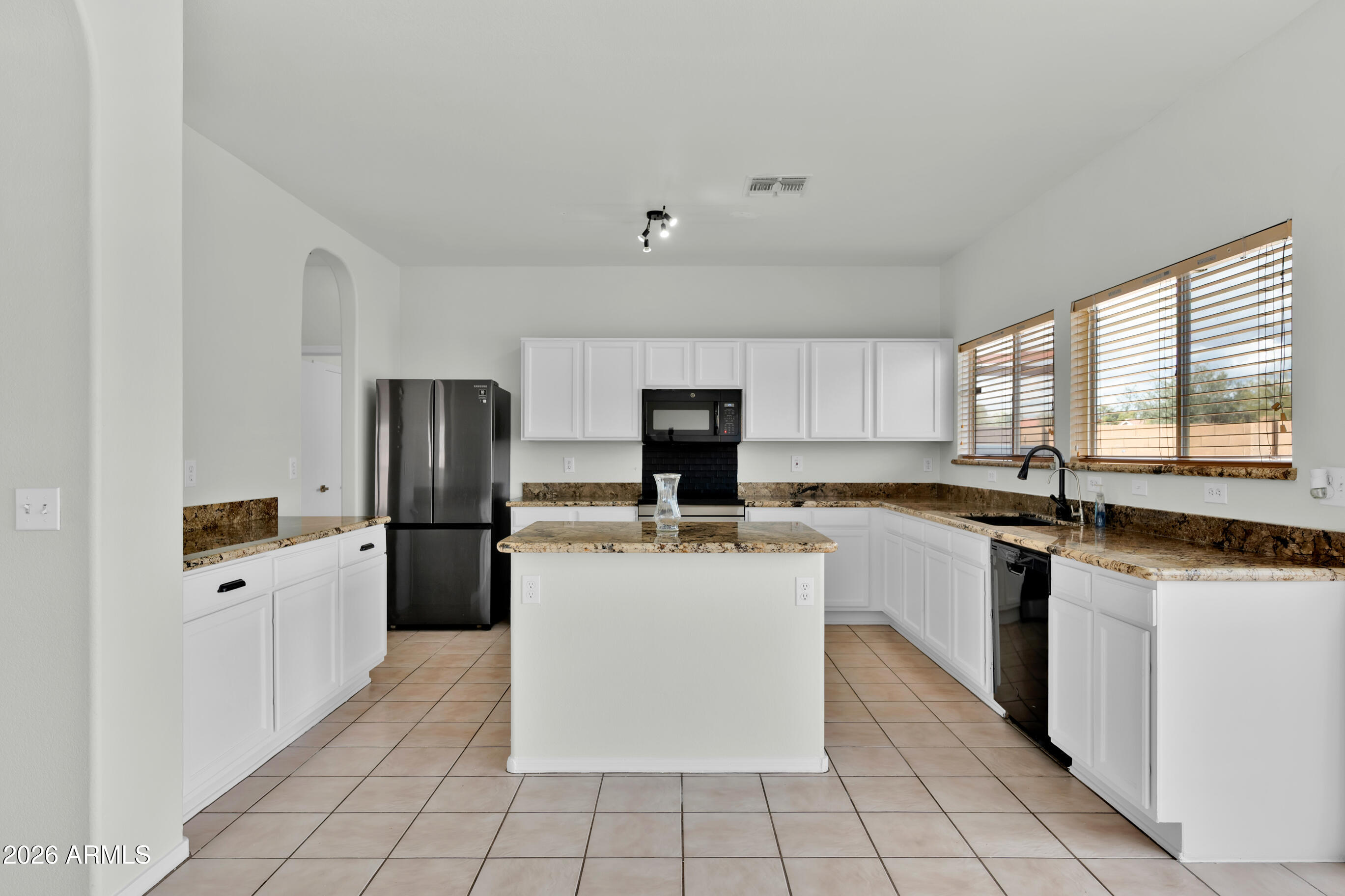 10548 E BRAMBLE Avenue