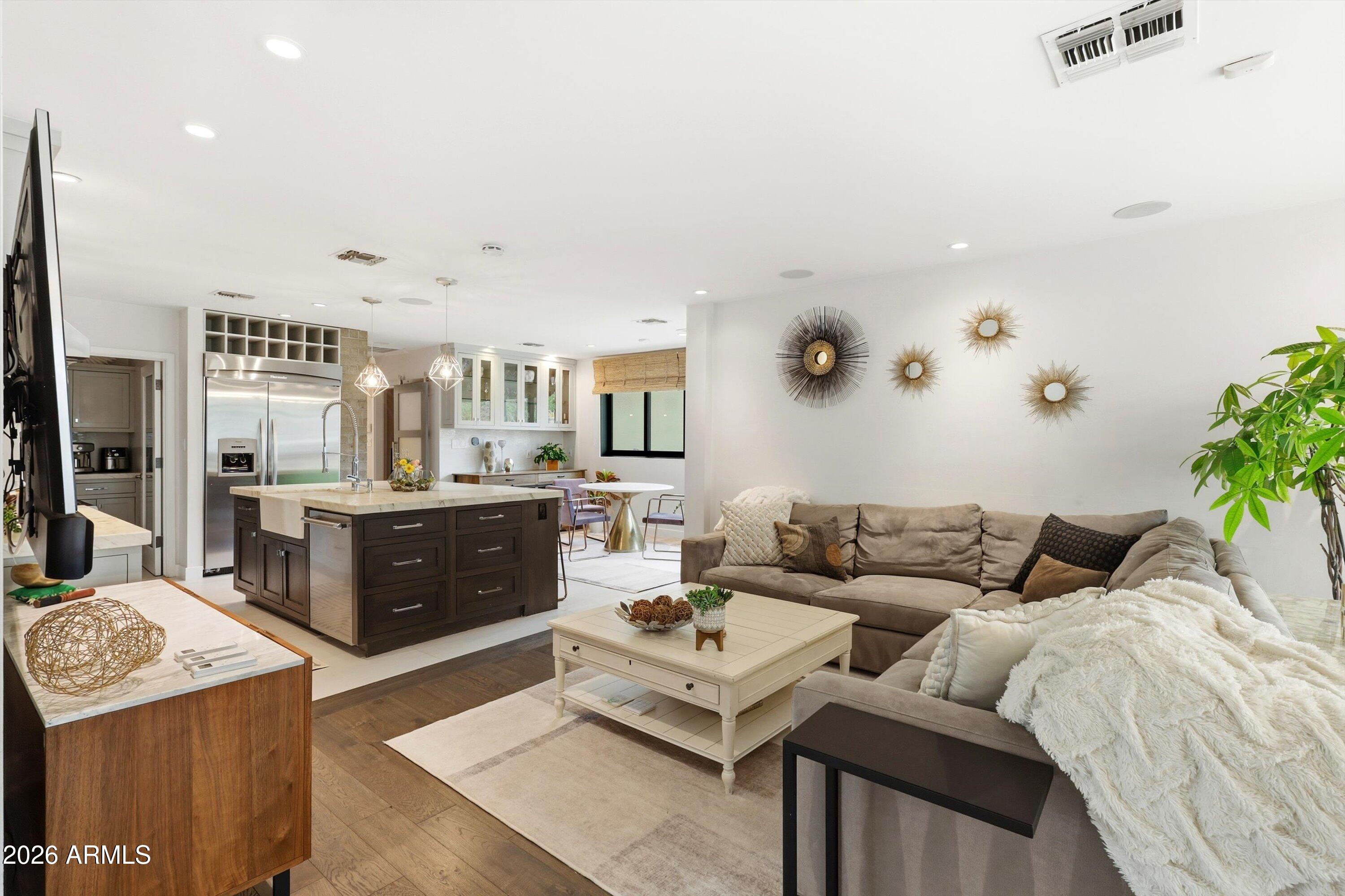 540 W SOLANO Drive