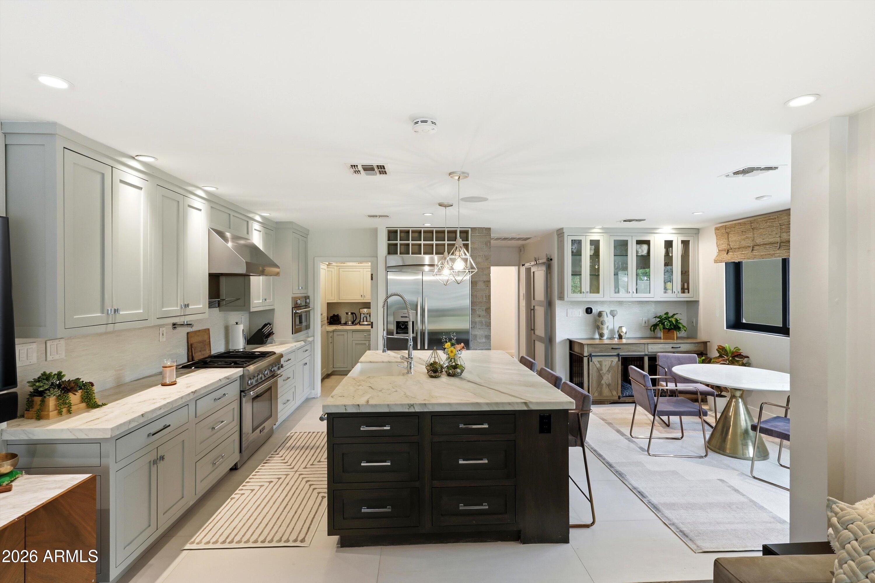 540 W SOLANO Drive
