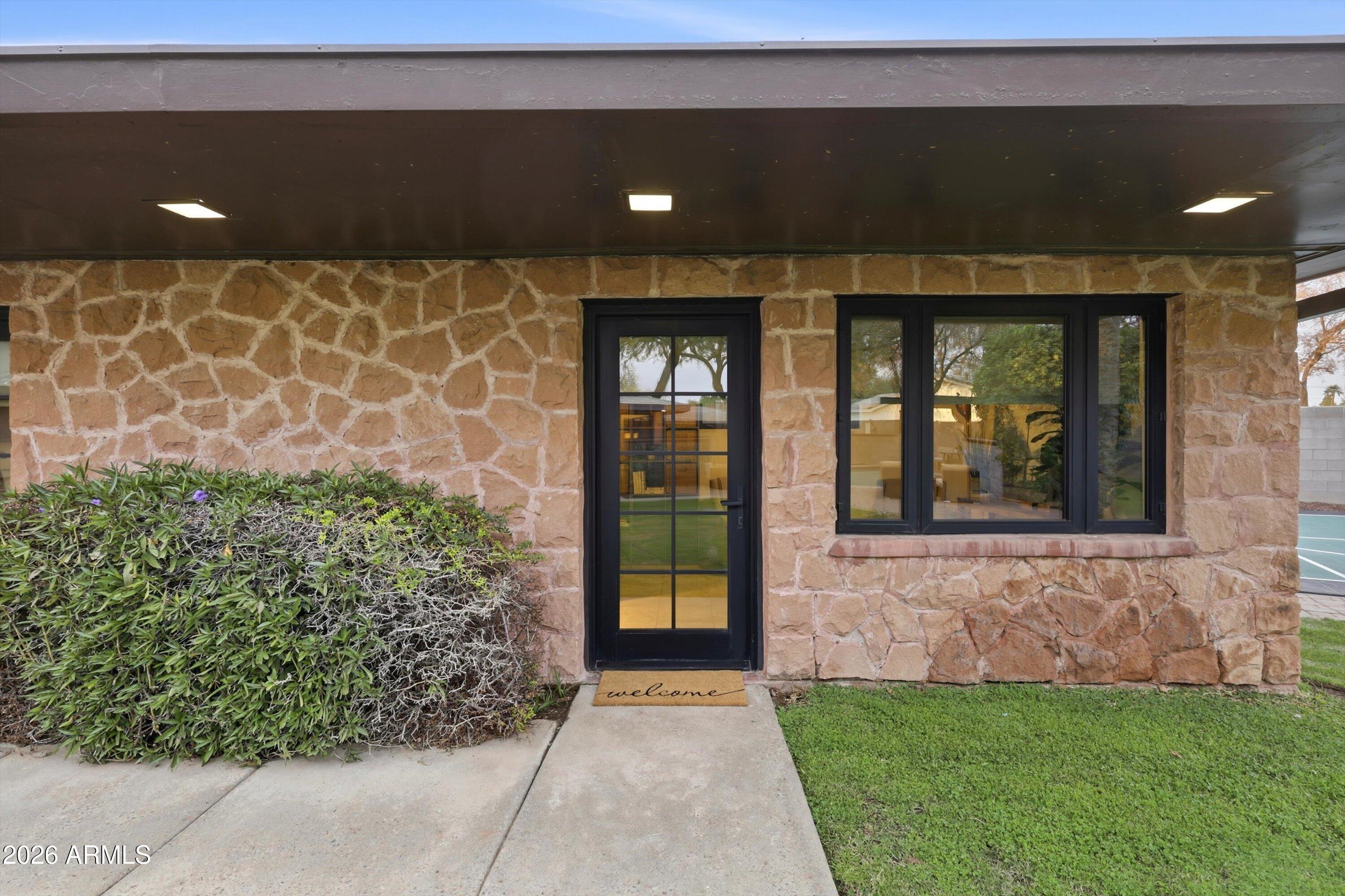 540 W SOLANO Drive