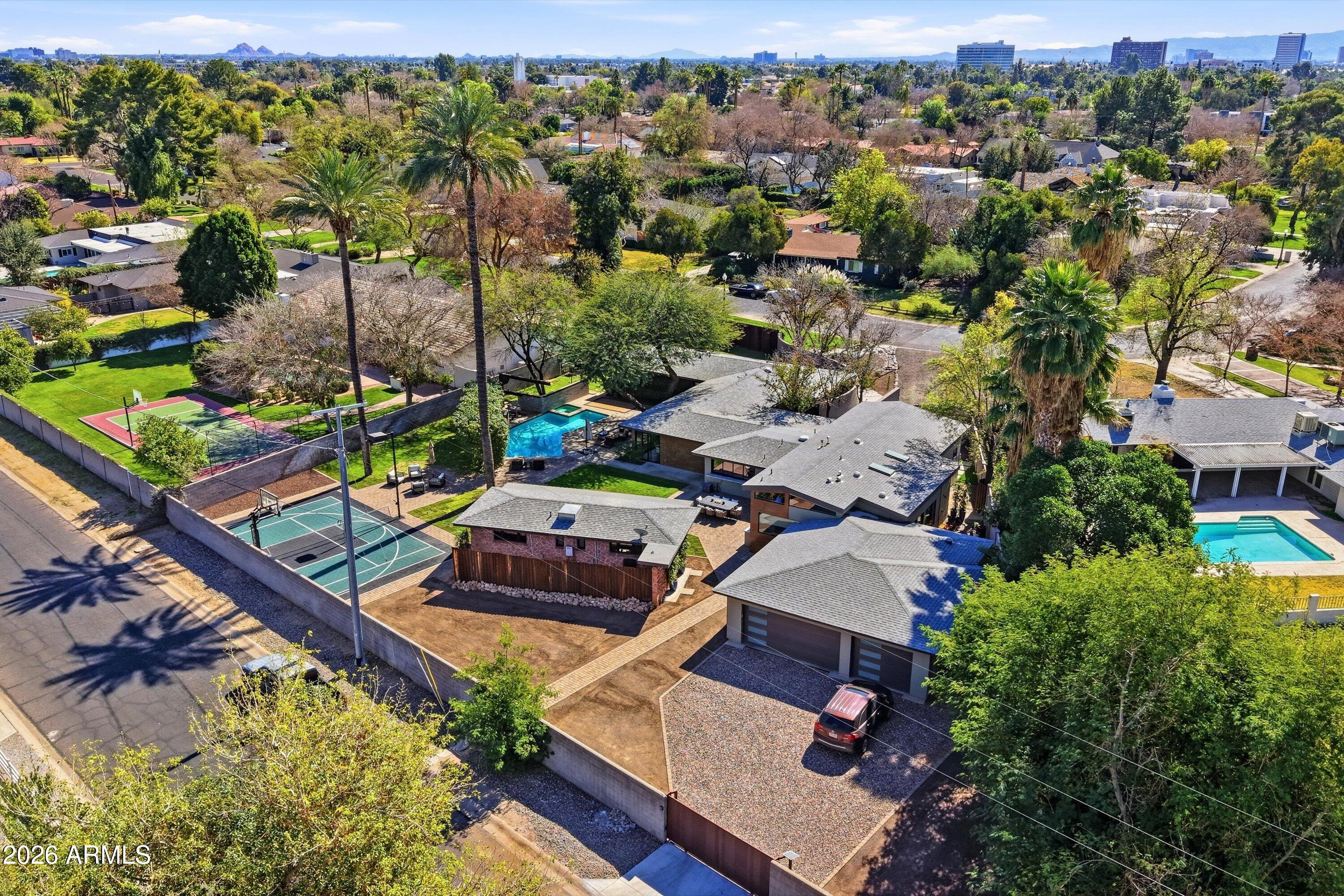 540 W SOLANO Drive