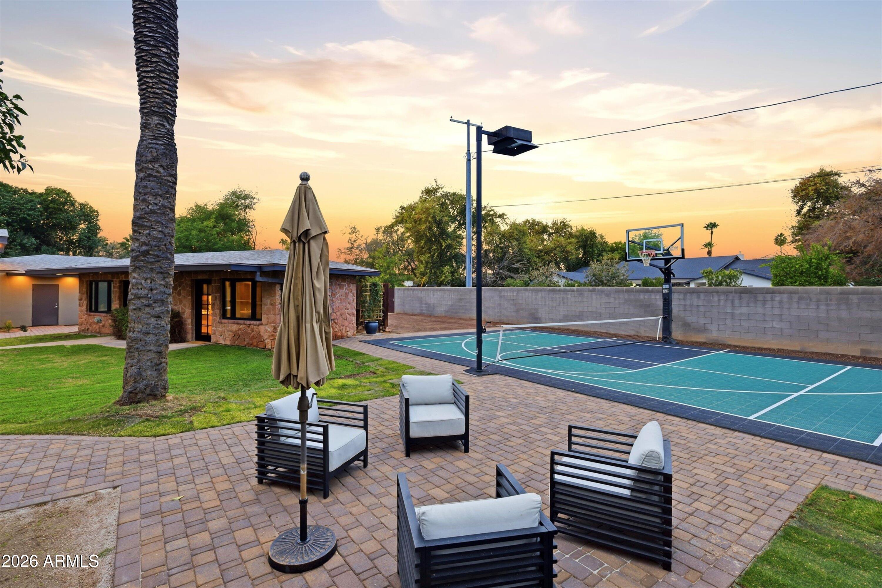 540 W SOLANO Drive
