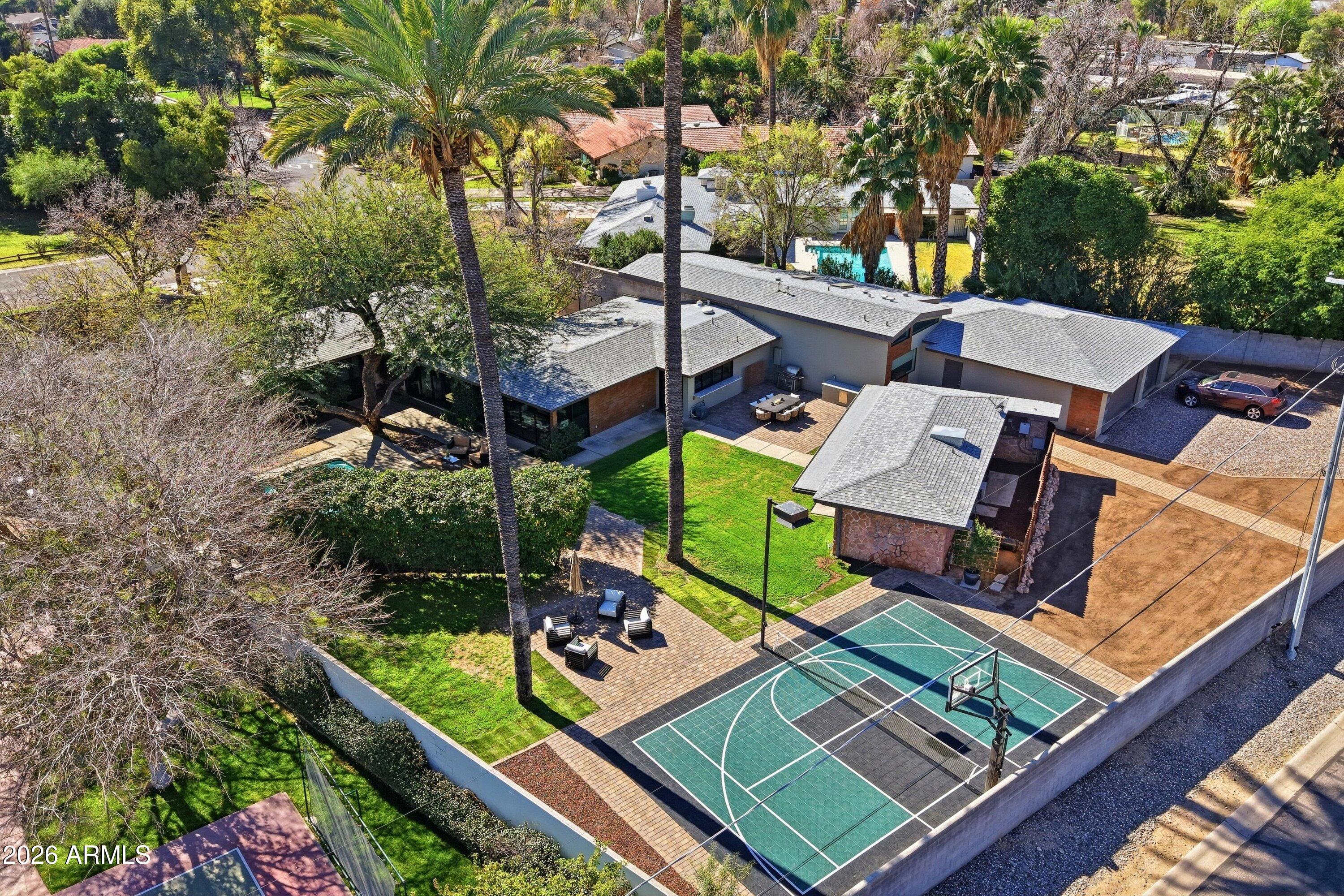 540 W SOLANO Drive