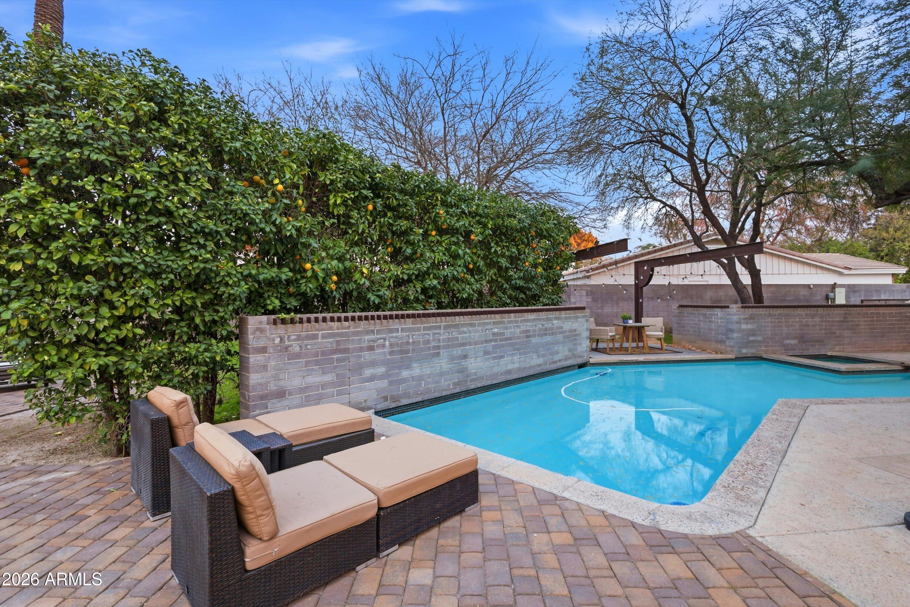 540 W SOLANO Drive