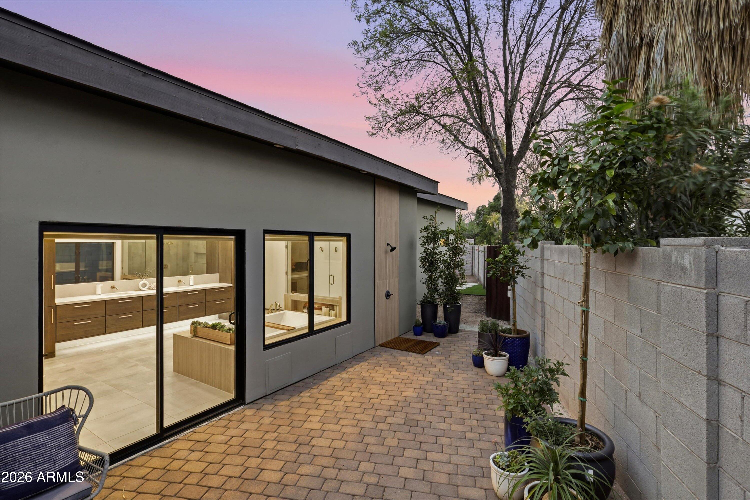 540 W SOLANO Drive