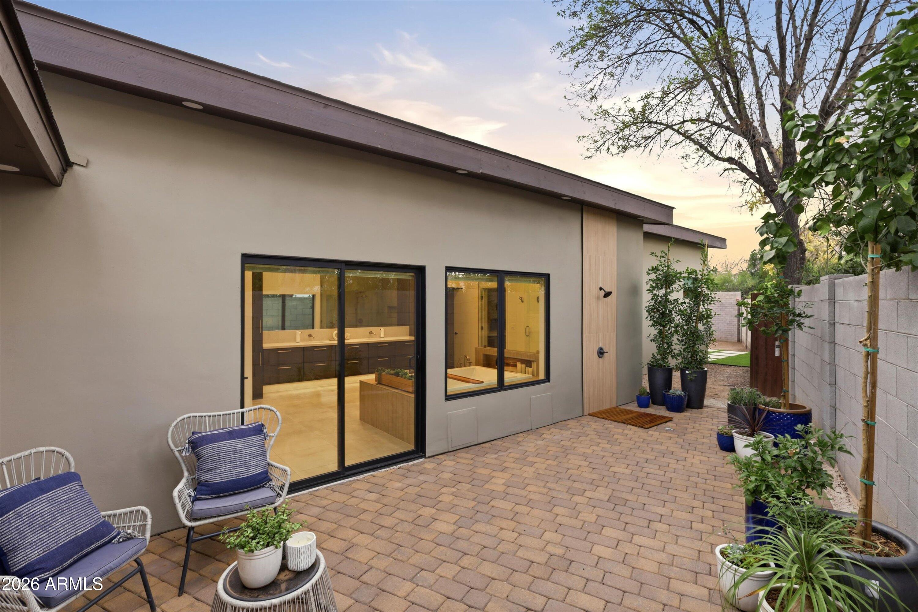 540 W SOLANO Drive