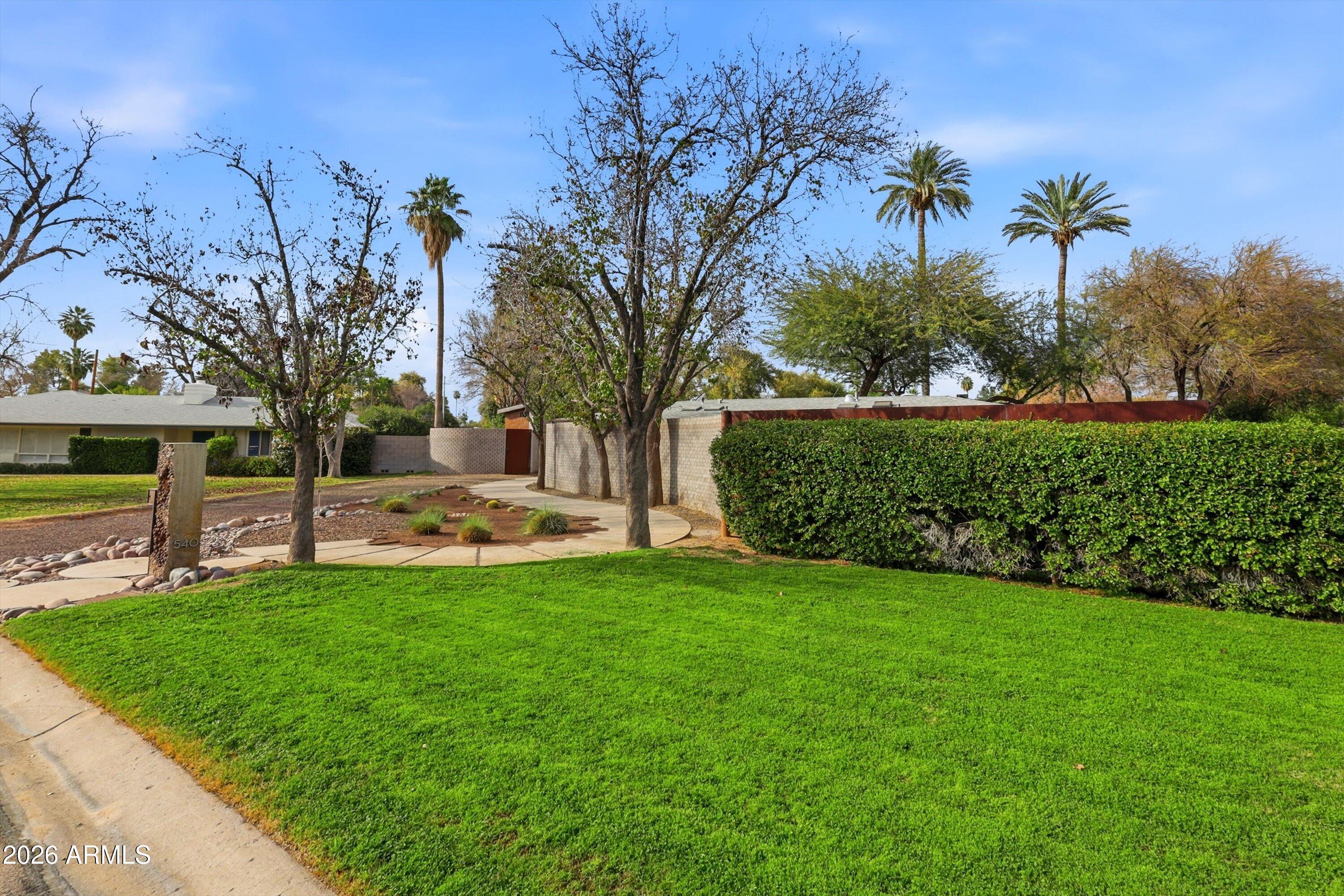 540 W SOLANO Drive