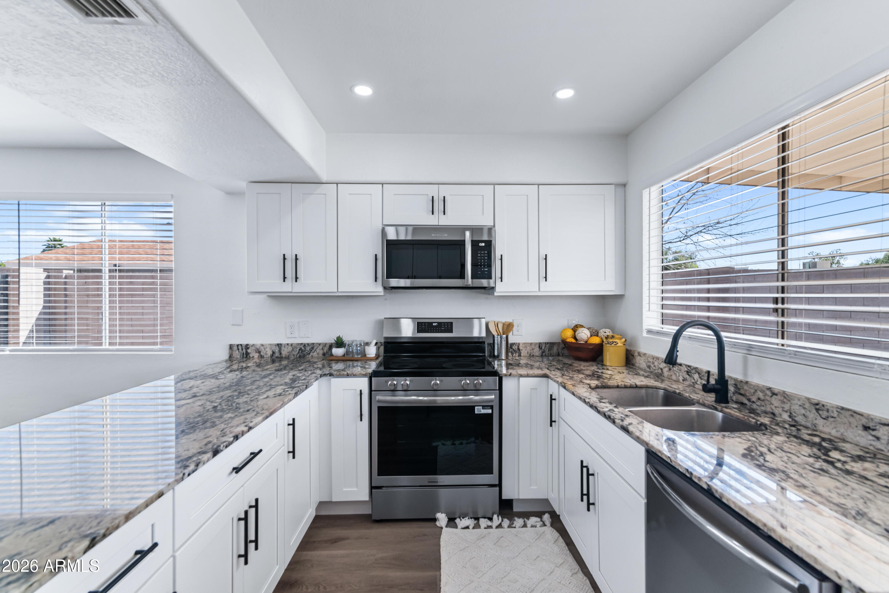 525 W El Prado Road