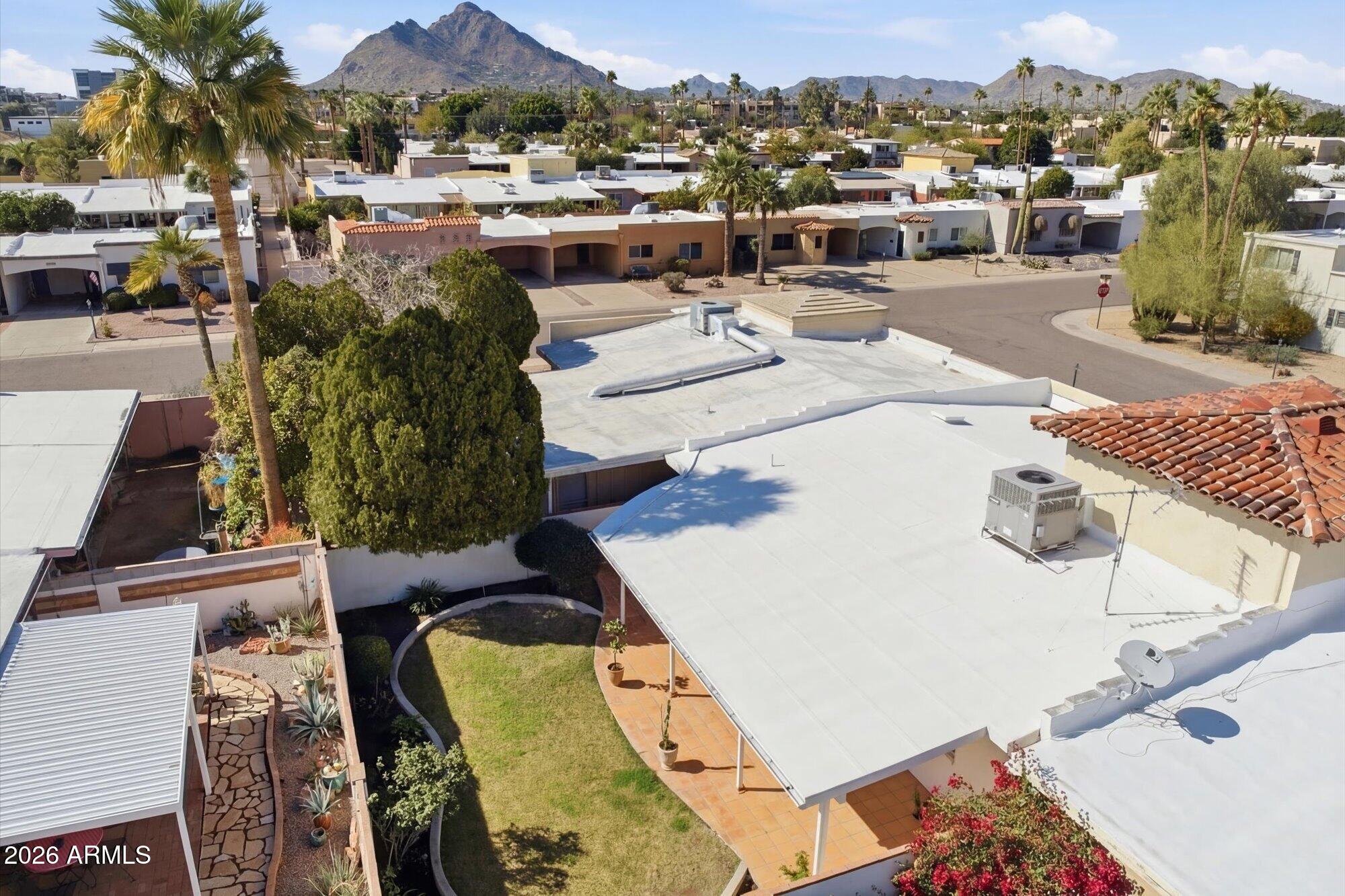 7637 E THORNWOOD Drive