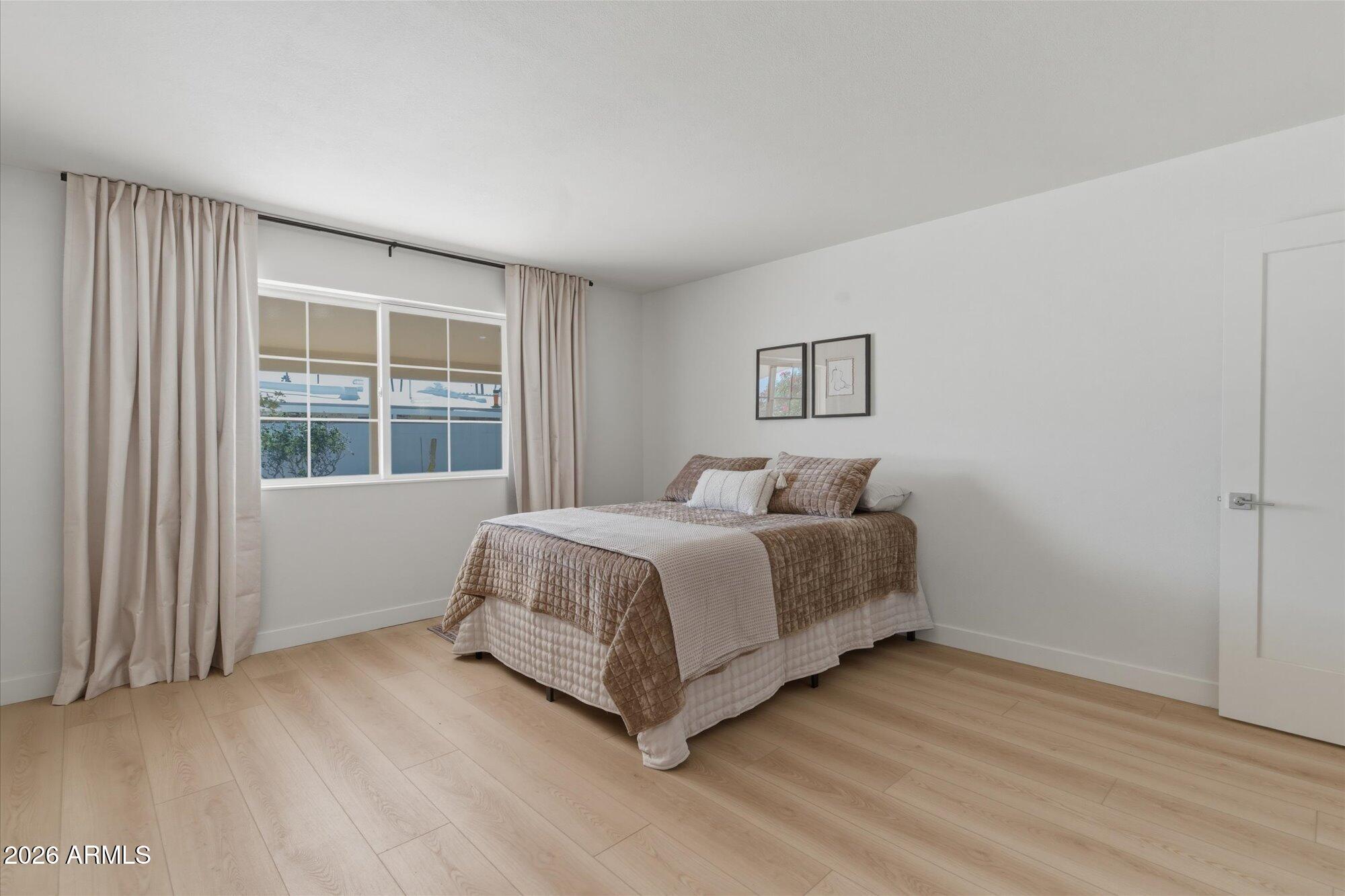 7637 E THORNWOOD Drive