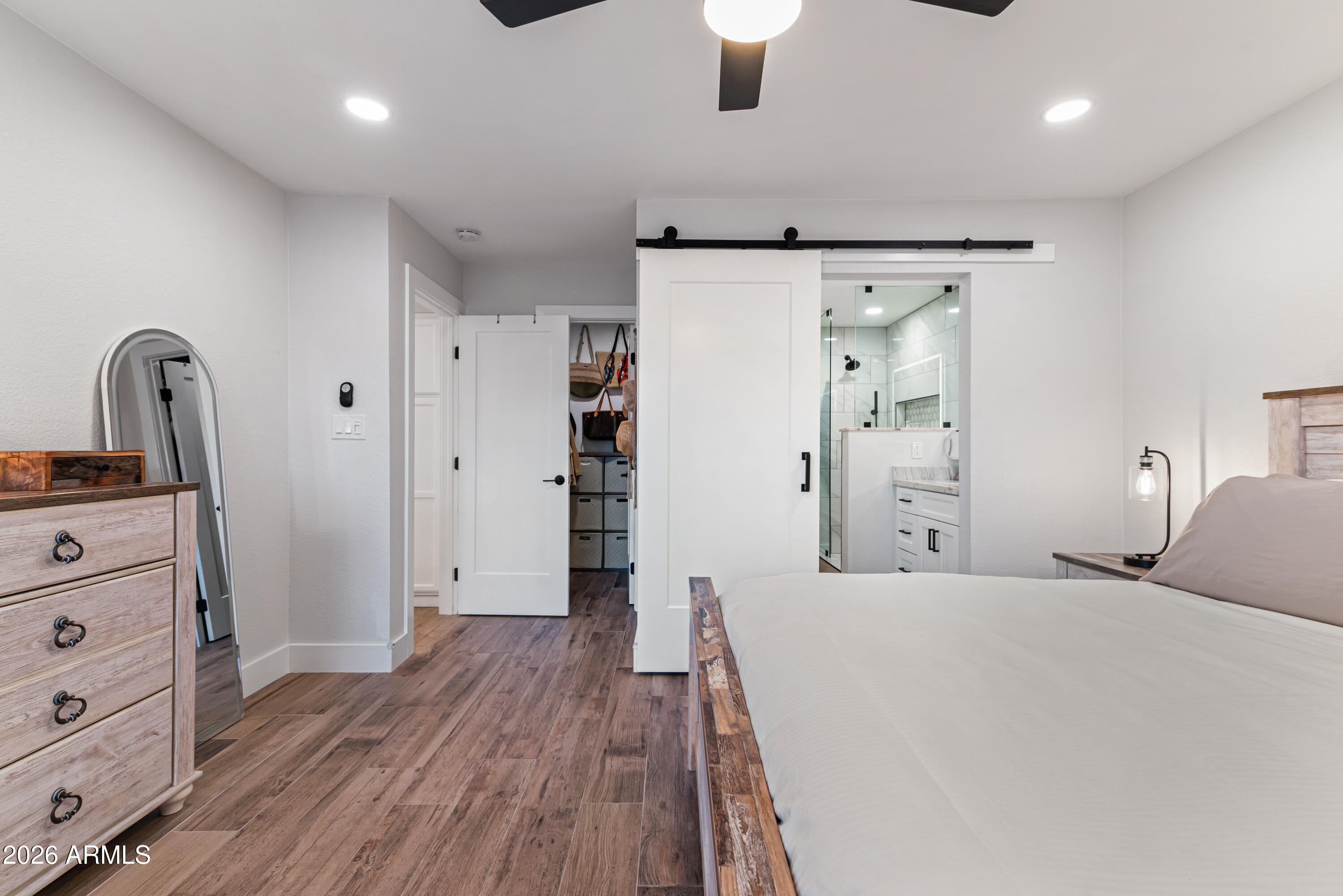 8787 E MOUNTAIN VIEW Road 1019