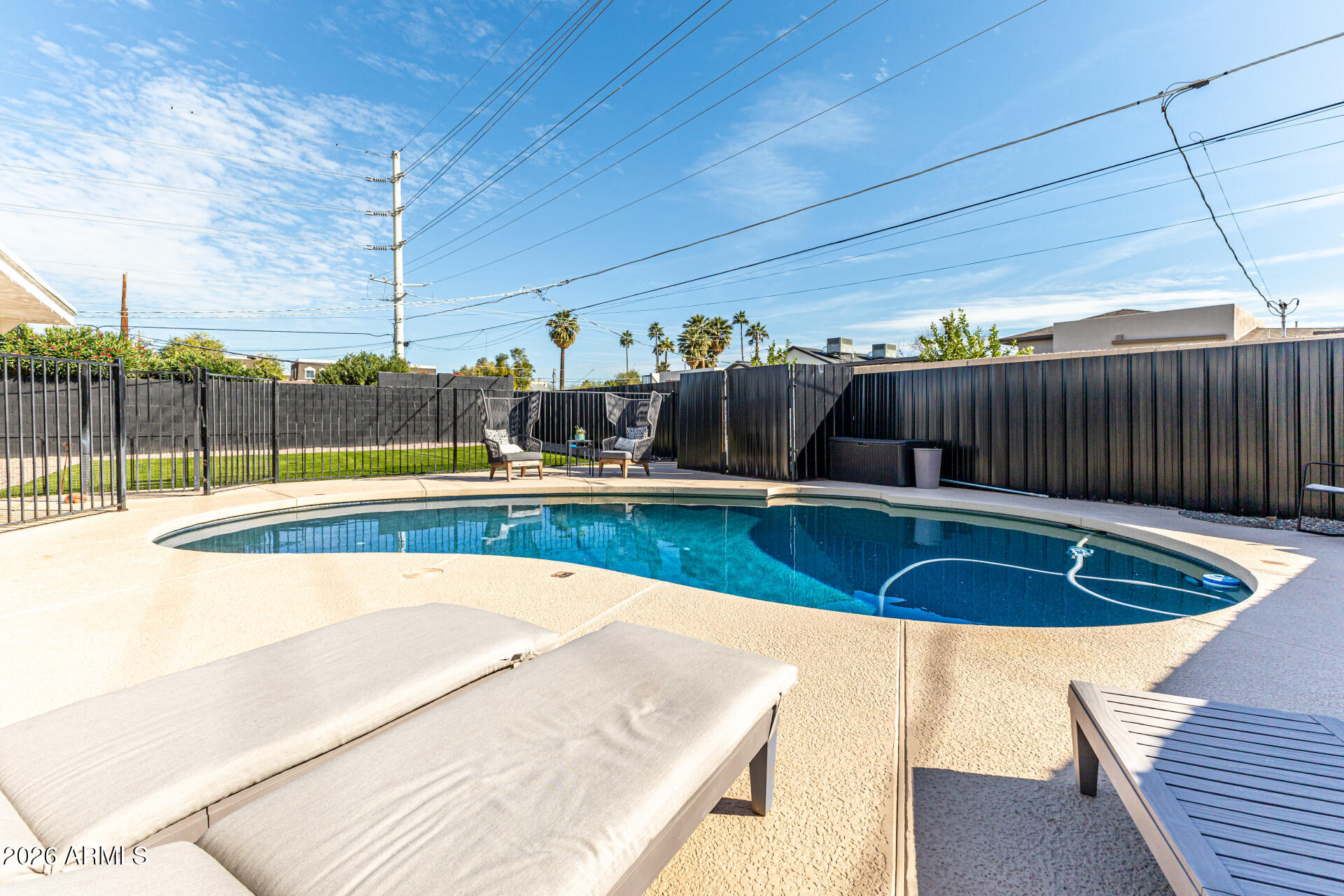 2539 E CAMPBELL Avenue