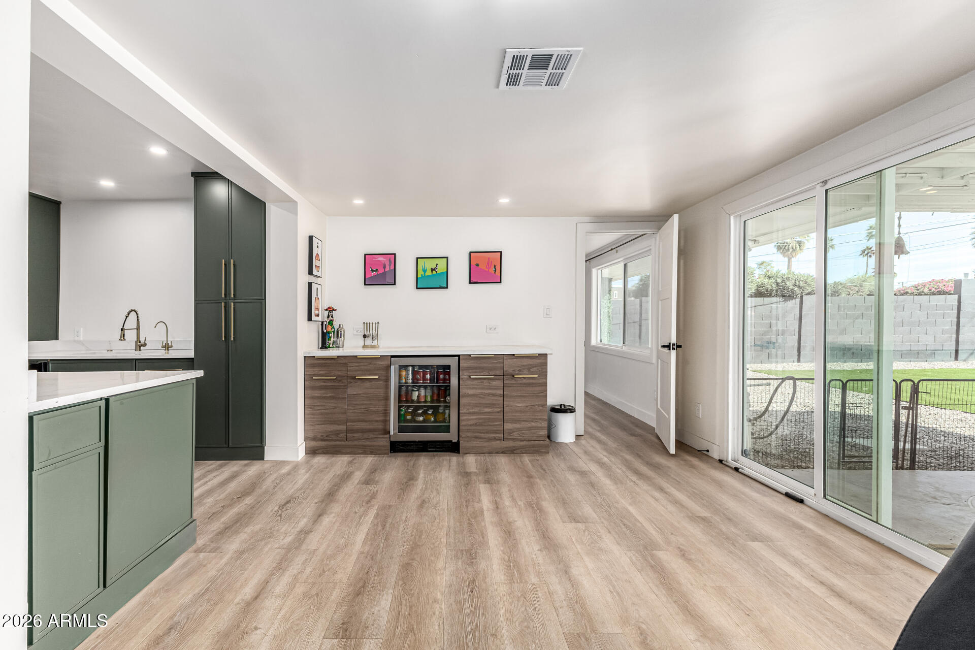 2539 E CAMPBELL Avenue