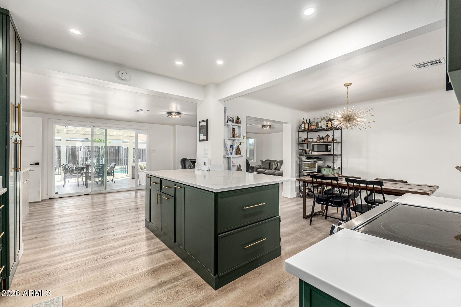 2539 E CAMPBELL Avenue