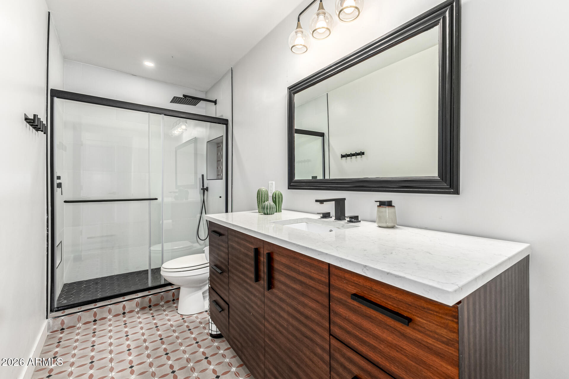 2539 E CAMPBELL Avenue