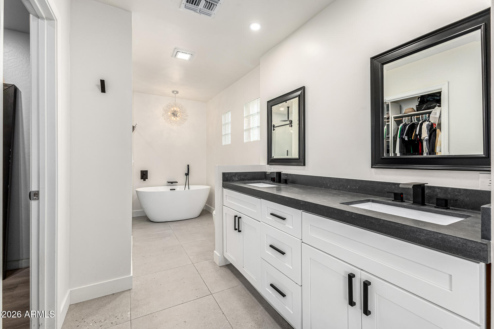 2539 E CAMPBELL Avenue