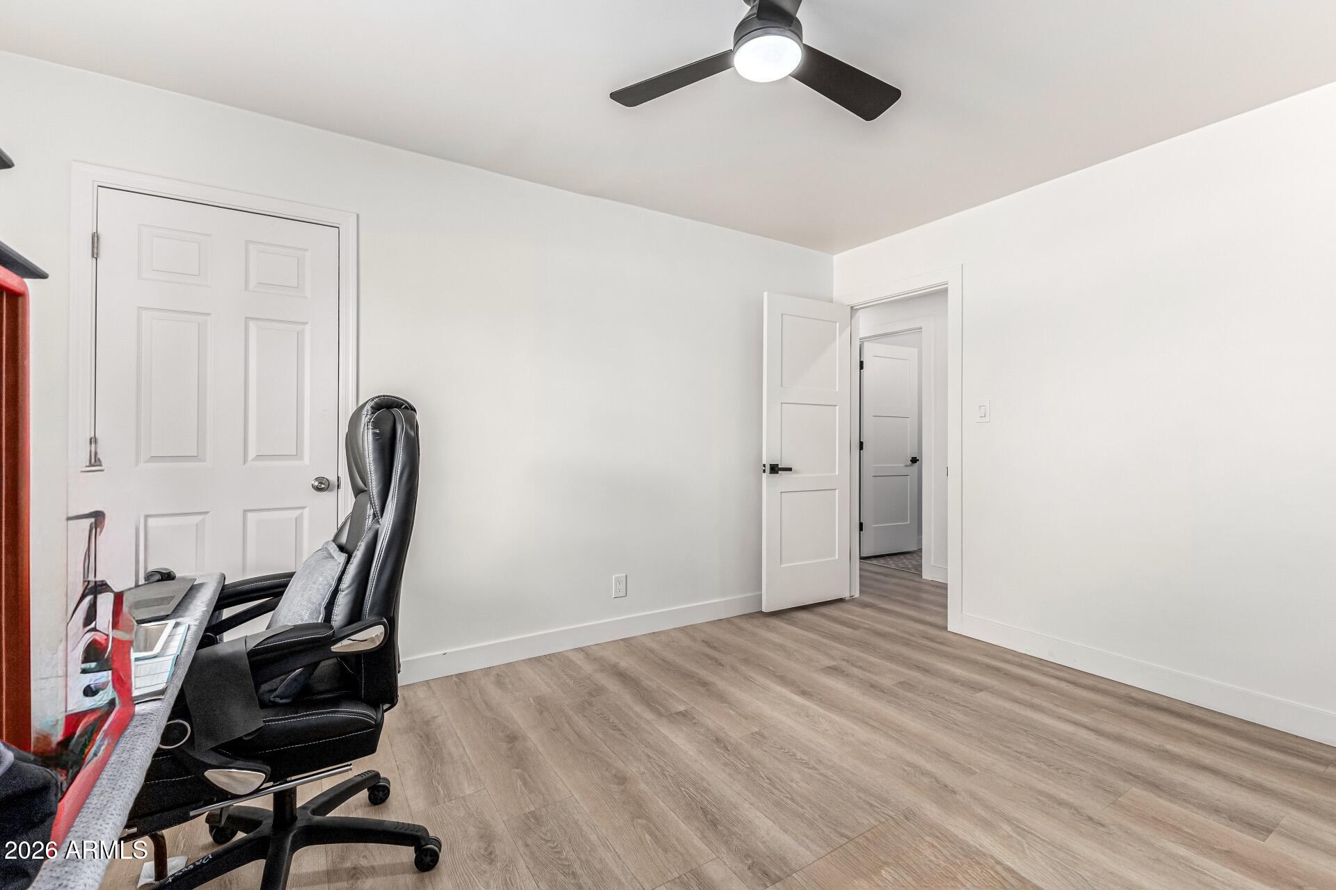 2539 E CAMPBELL Avenue