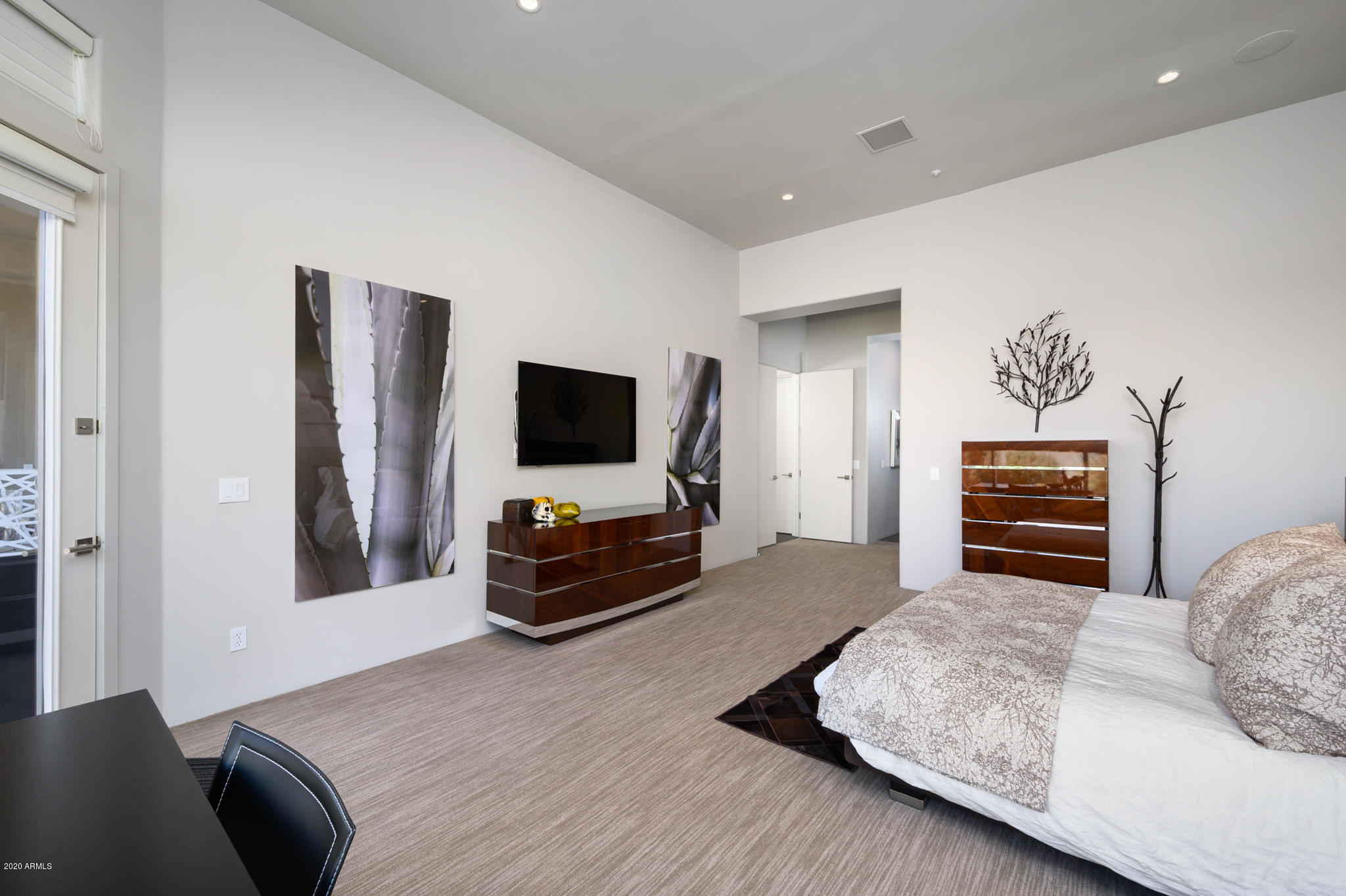 7953 E THUNDERHAWK Road