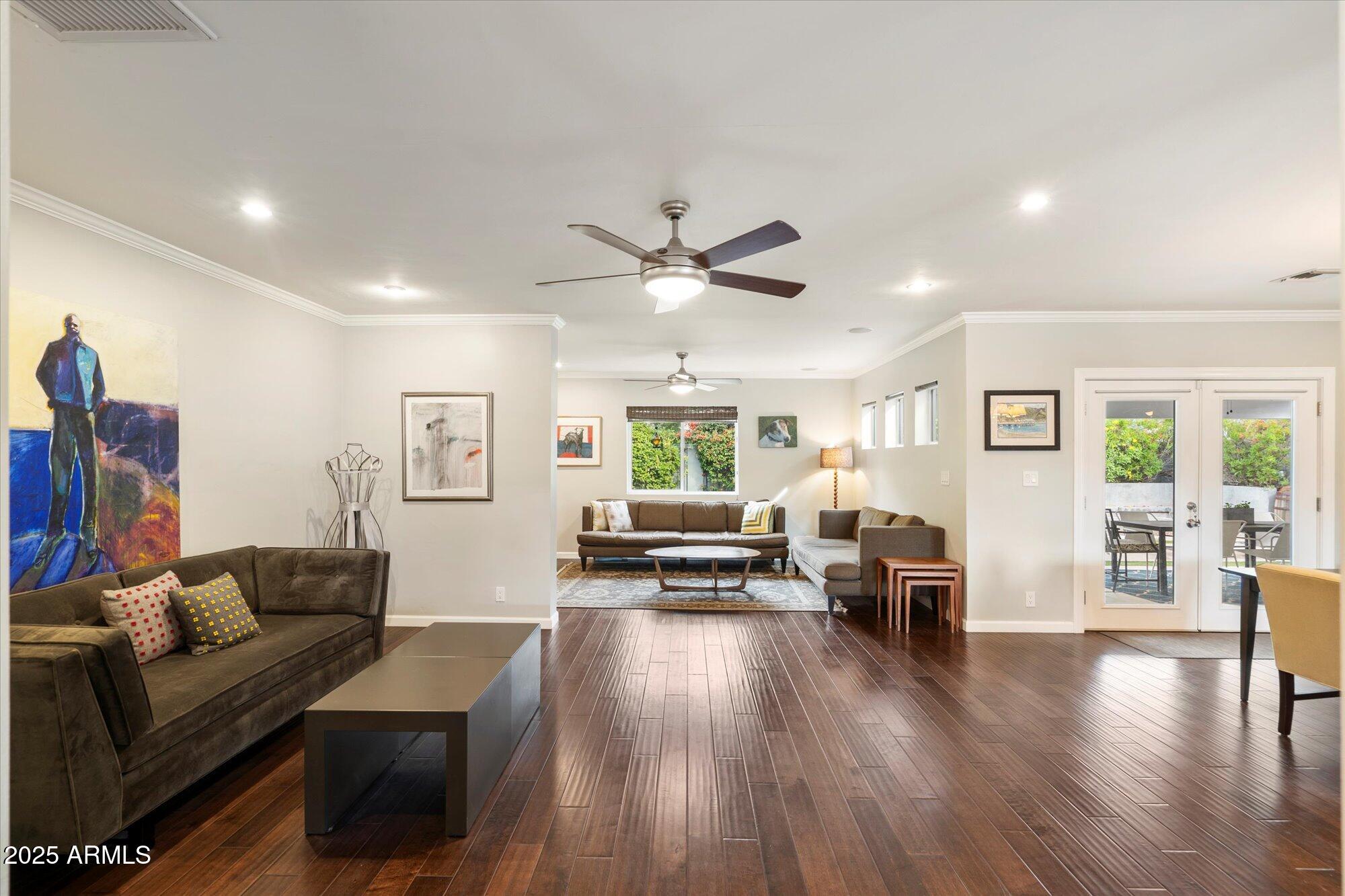 3328 E TURNEY Avenue