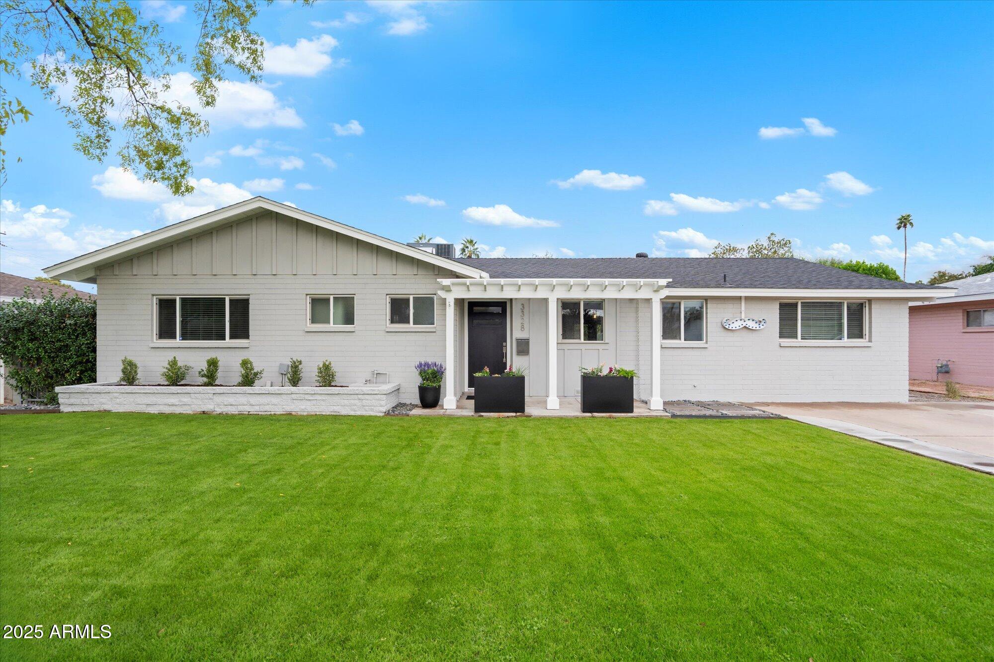 3328 E TURNEY Avenue