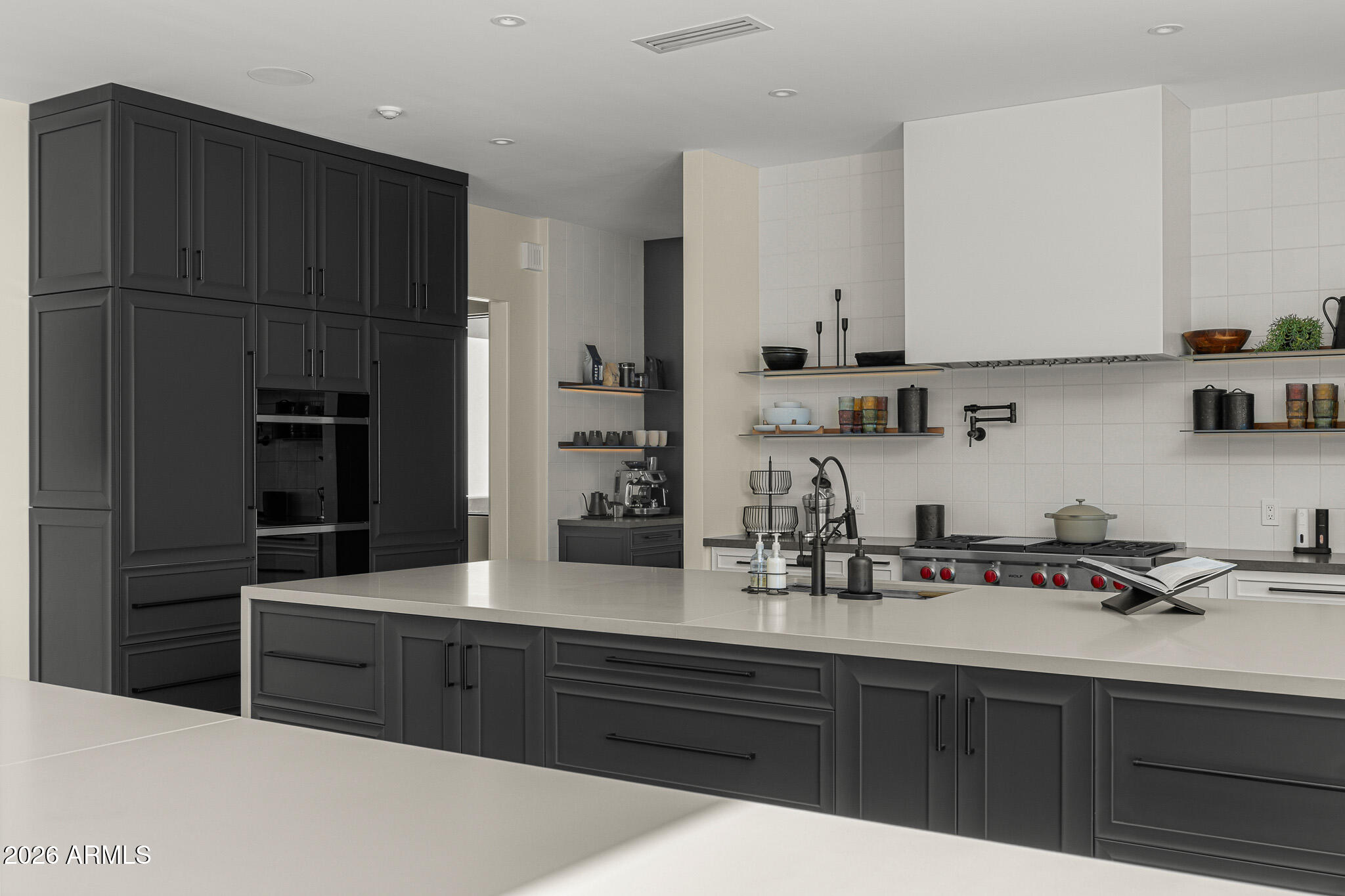 7540 N LAKESIDE Lane