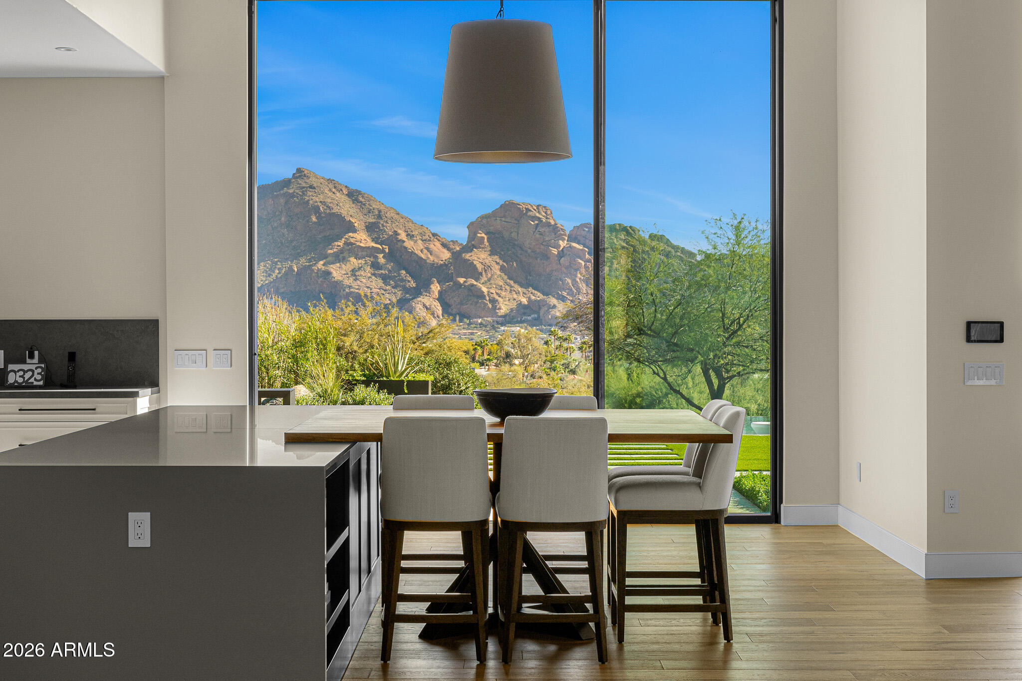 7540 N LAKESIDE Lane