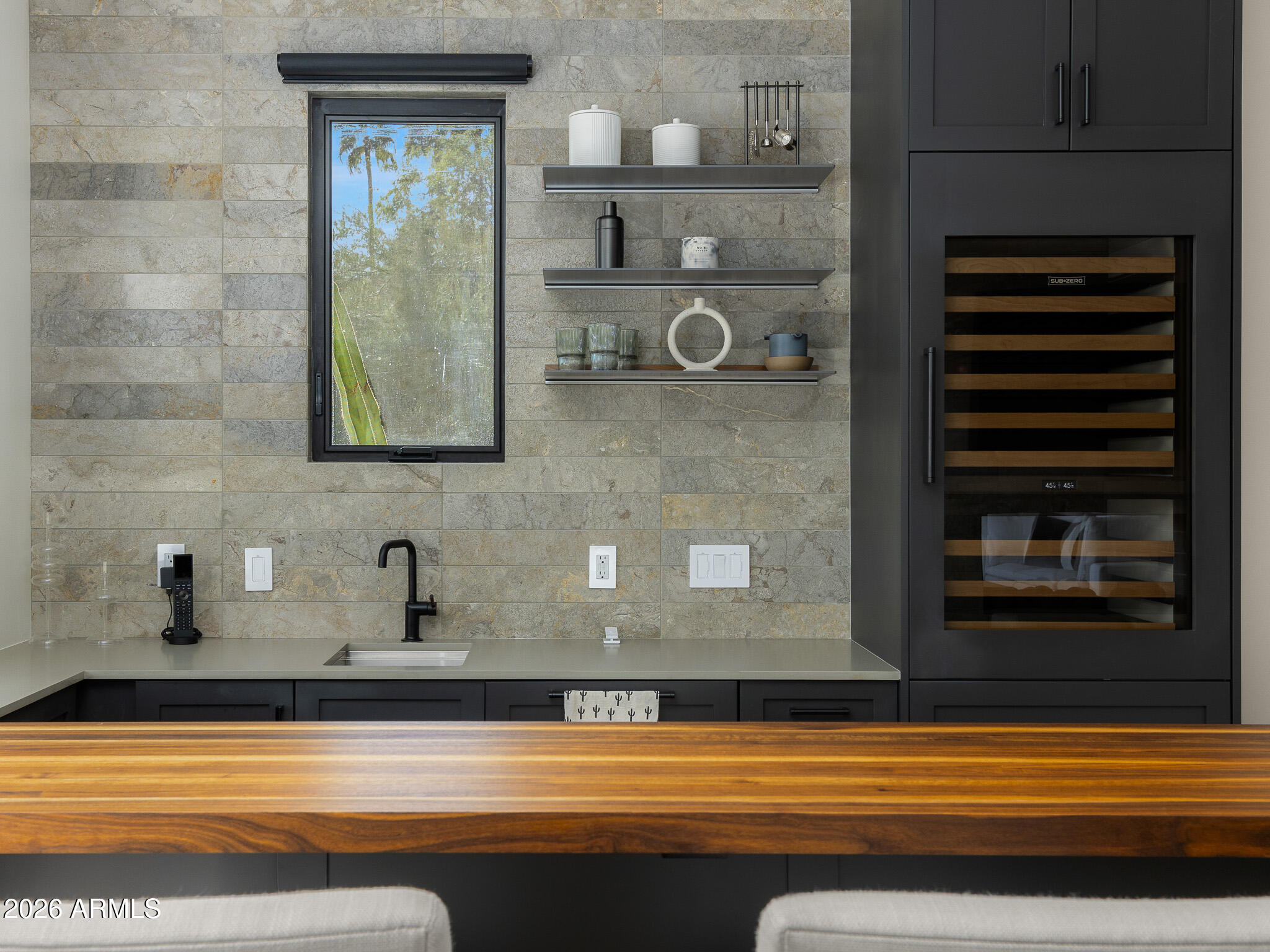 7540 N LAKESIDE Lane