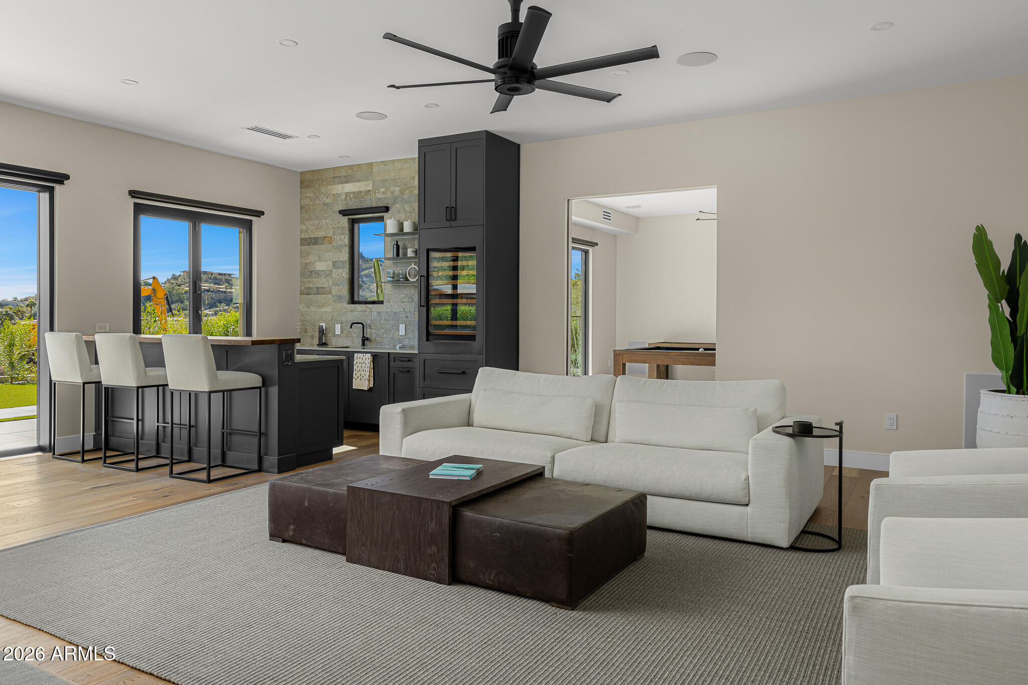 7540 N LAKESIDE Lane