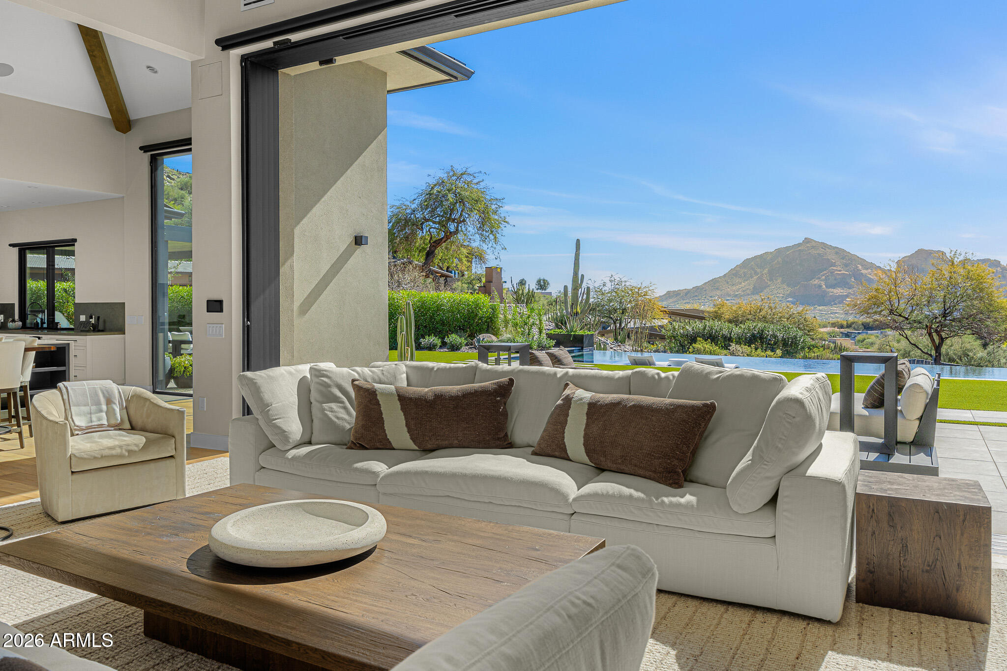 7540 N LAKESIDE Lane