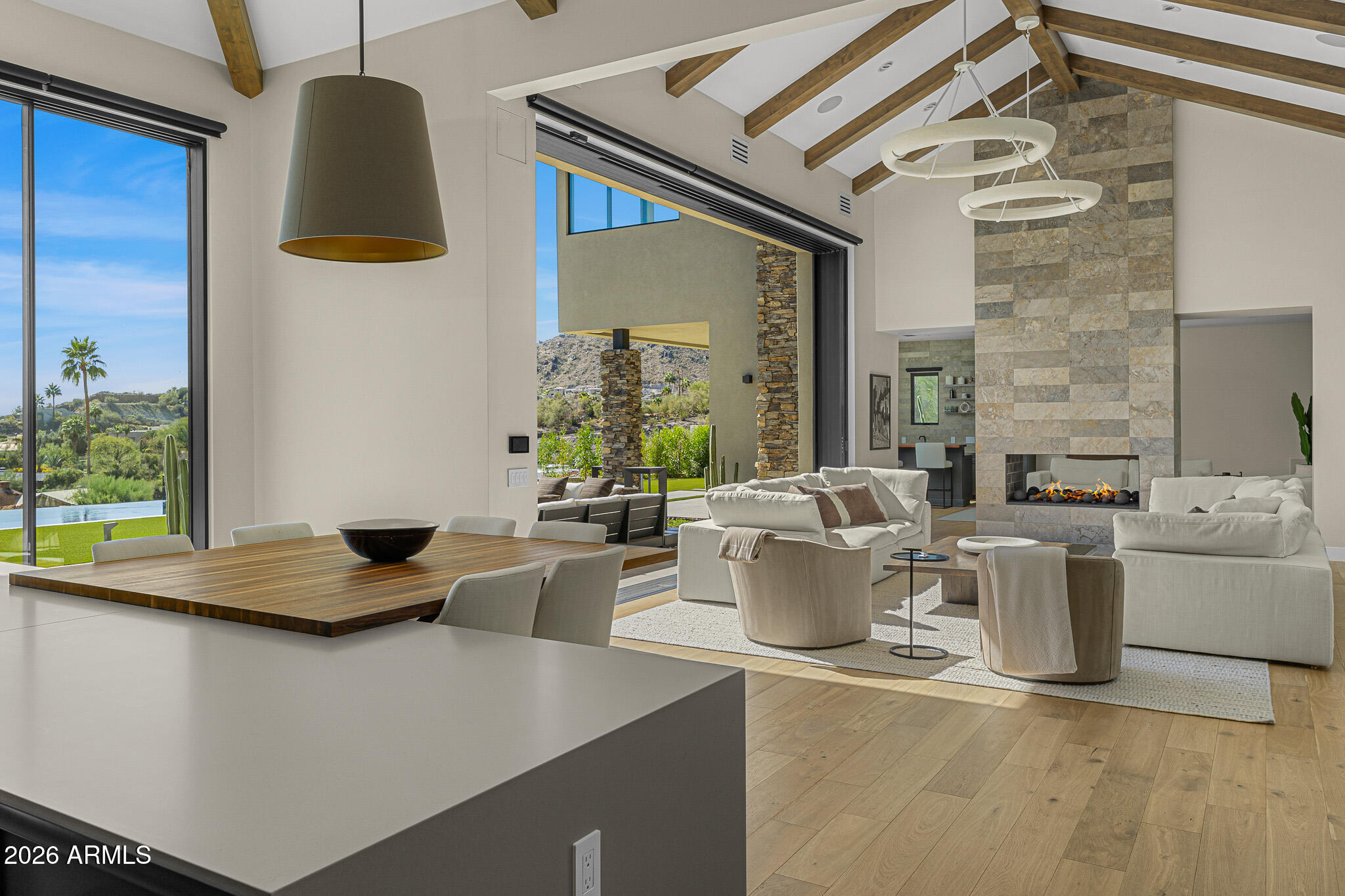 7540 N LAKESIDE Lane