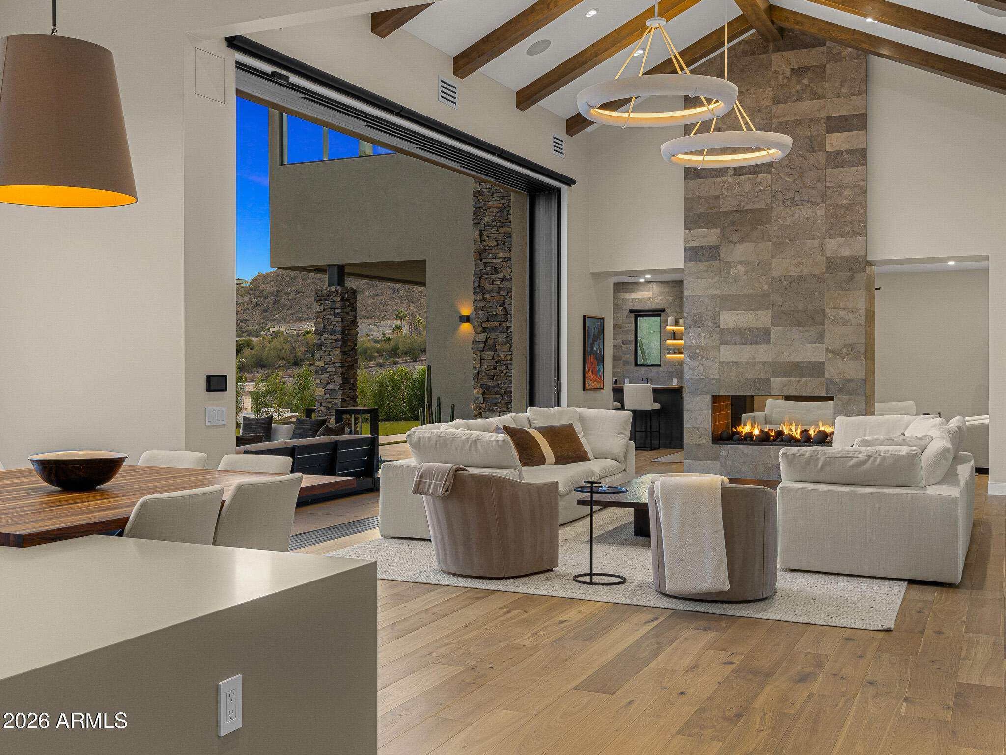 7540 N LAKESIDE Lane