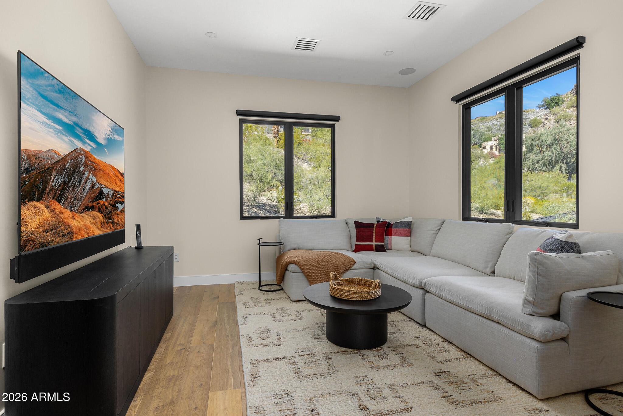 7540 N LAKESIDE Lane