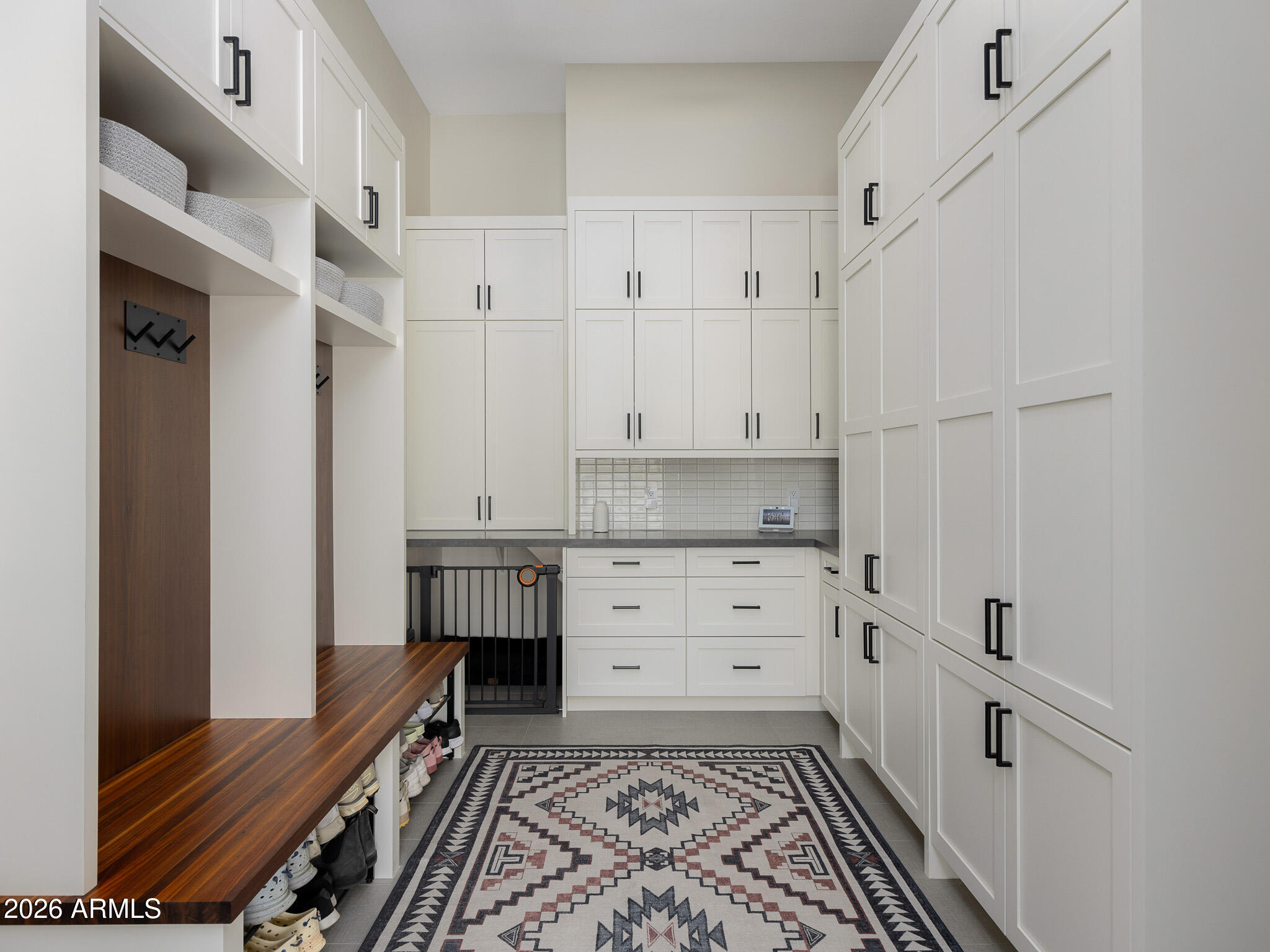 7540 N LAKESIDE Lane