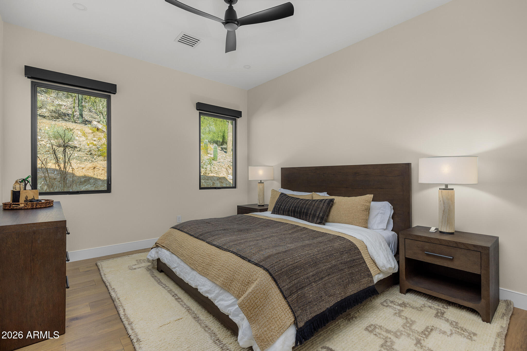 7540 N LAKESIDE Lane