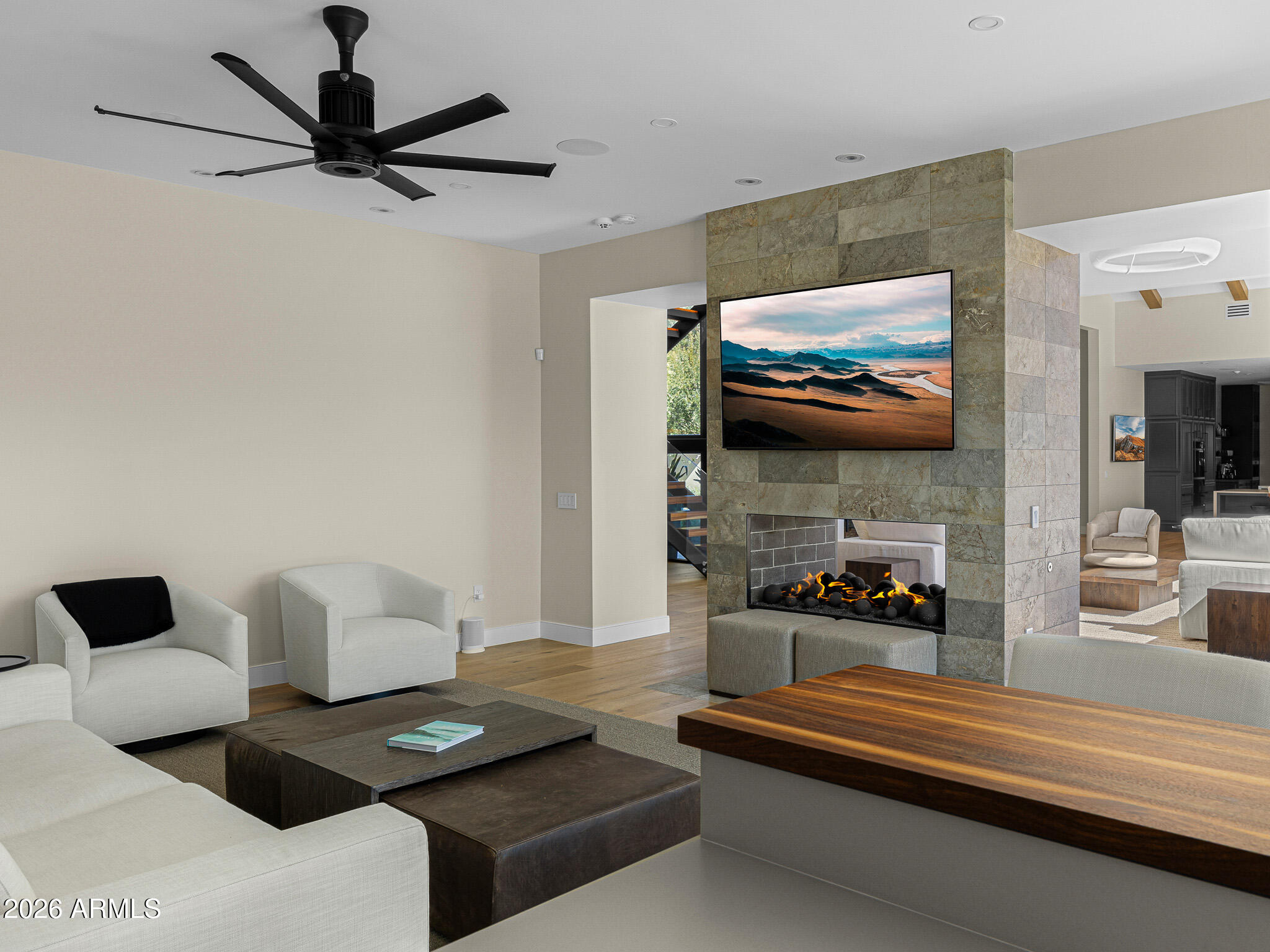 7540 N LAKESIDE Lane