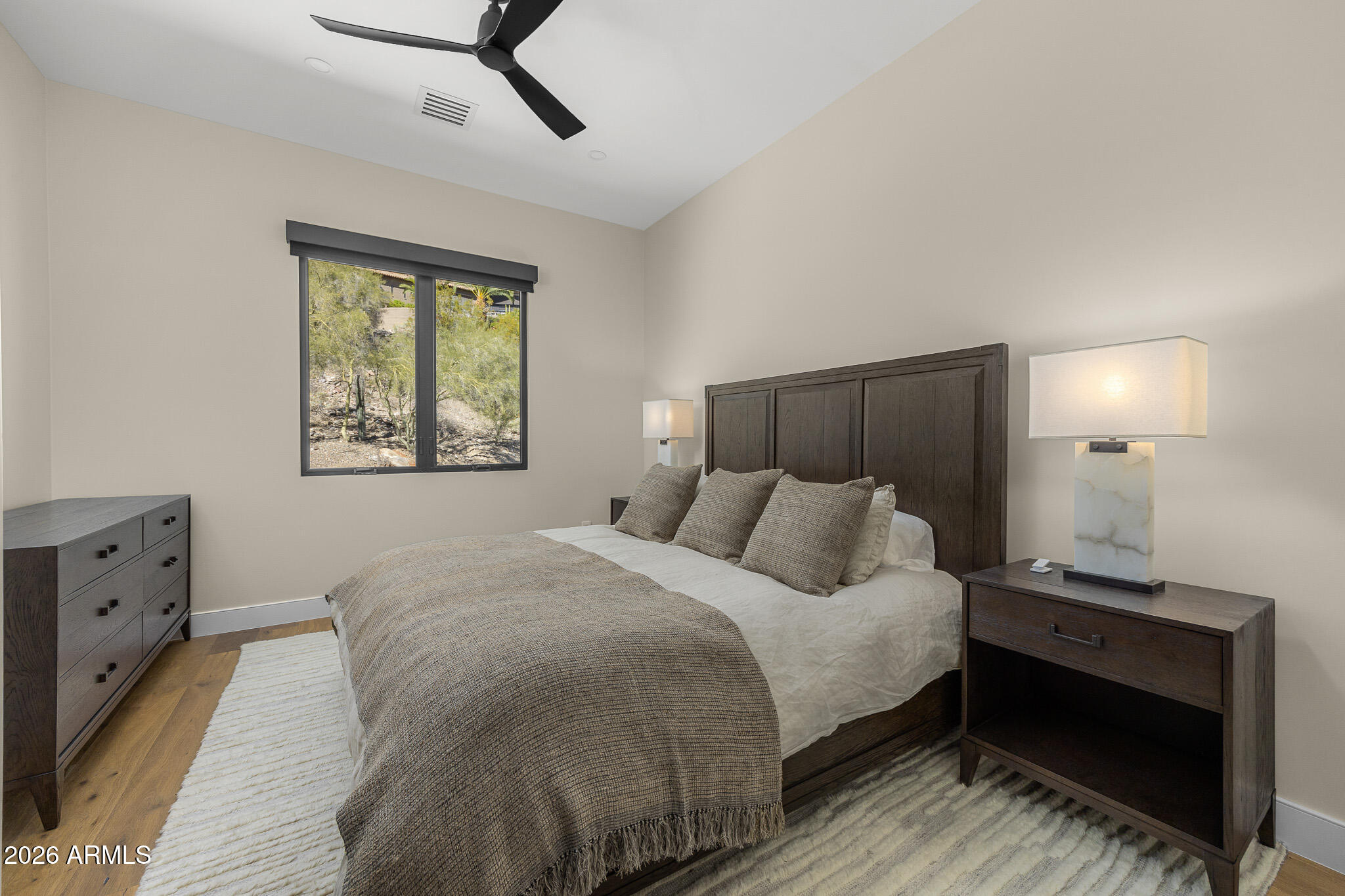 7540 N LAKESIDE Lane