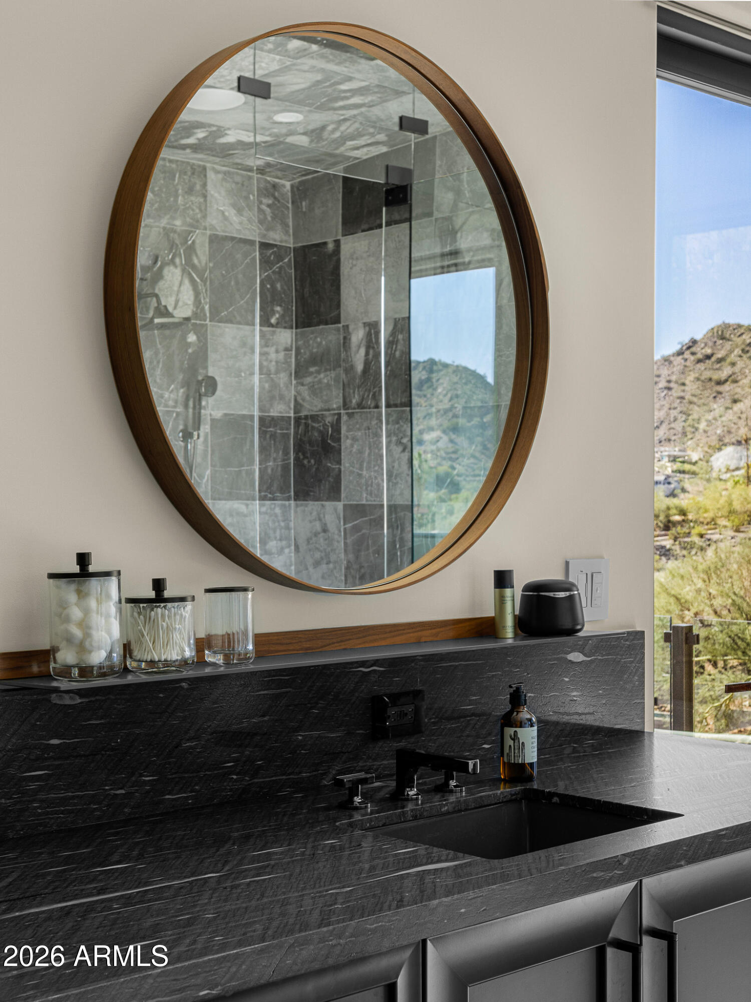 7540 N LAKESIDE Lane