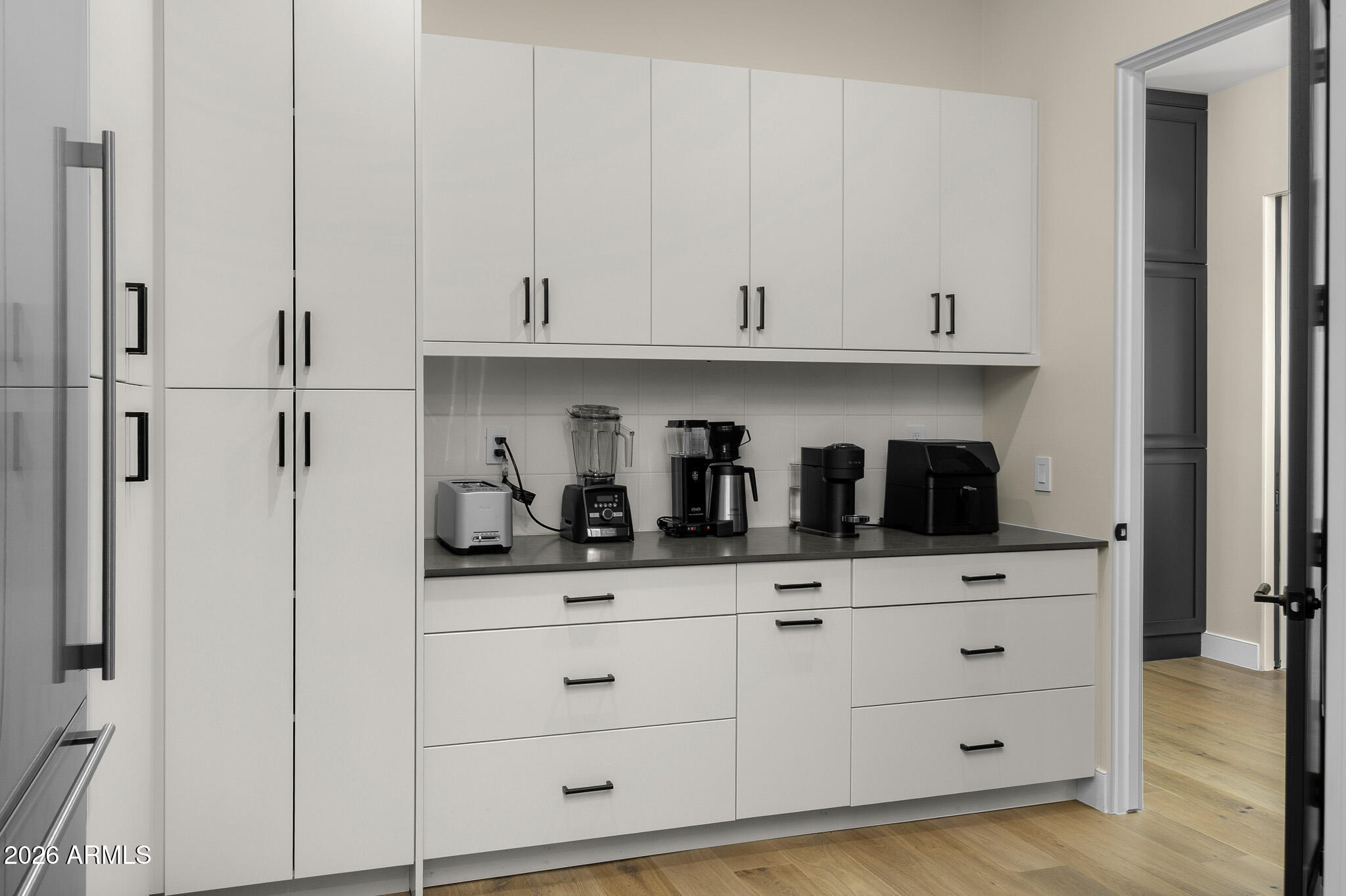 7540 N LAKESIDE Lane