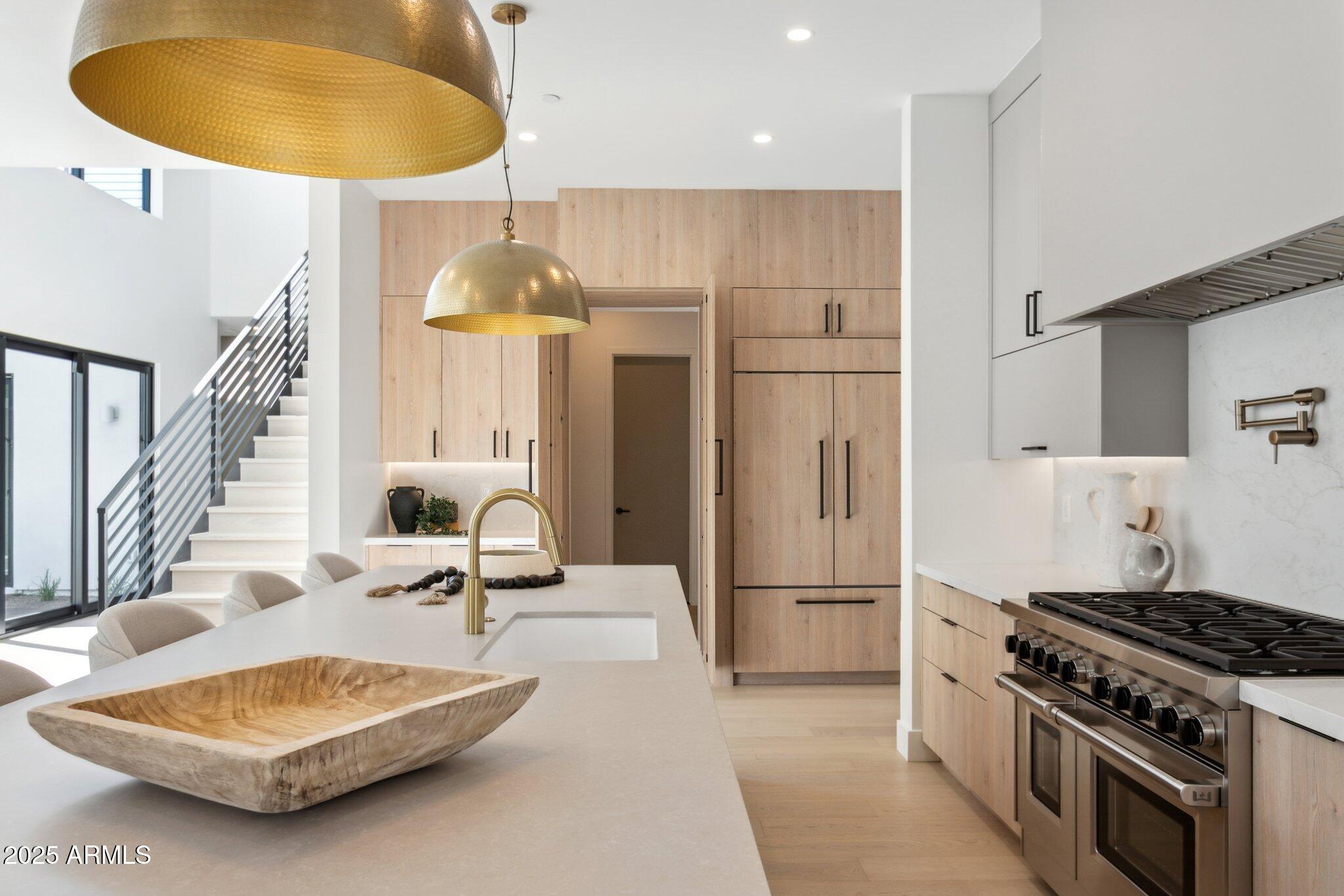 1830 E PALMAIRE Avenue