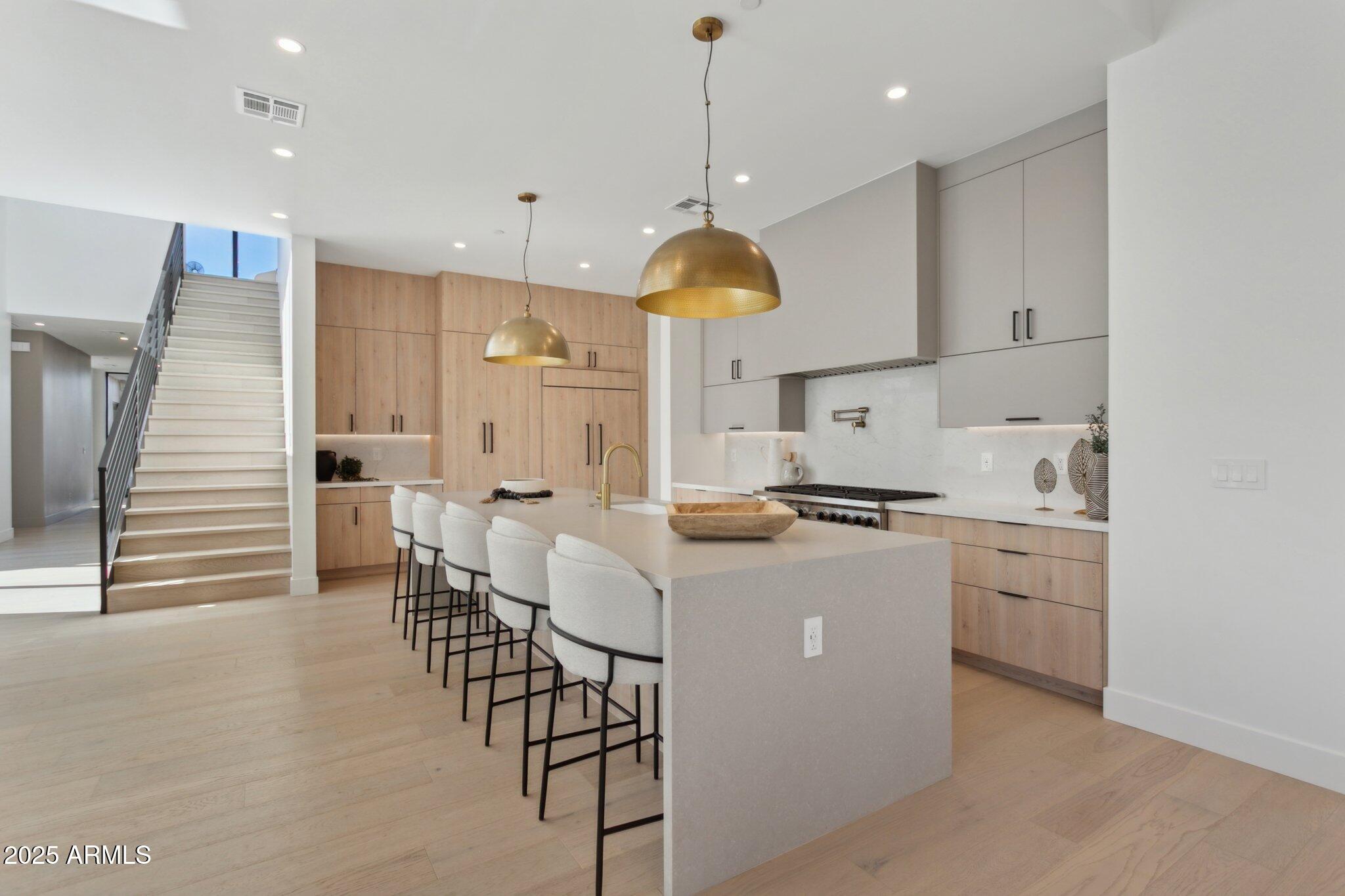 1830 E PALMAIRE Avenue