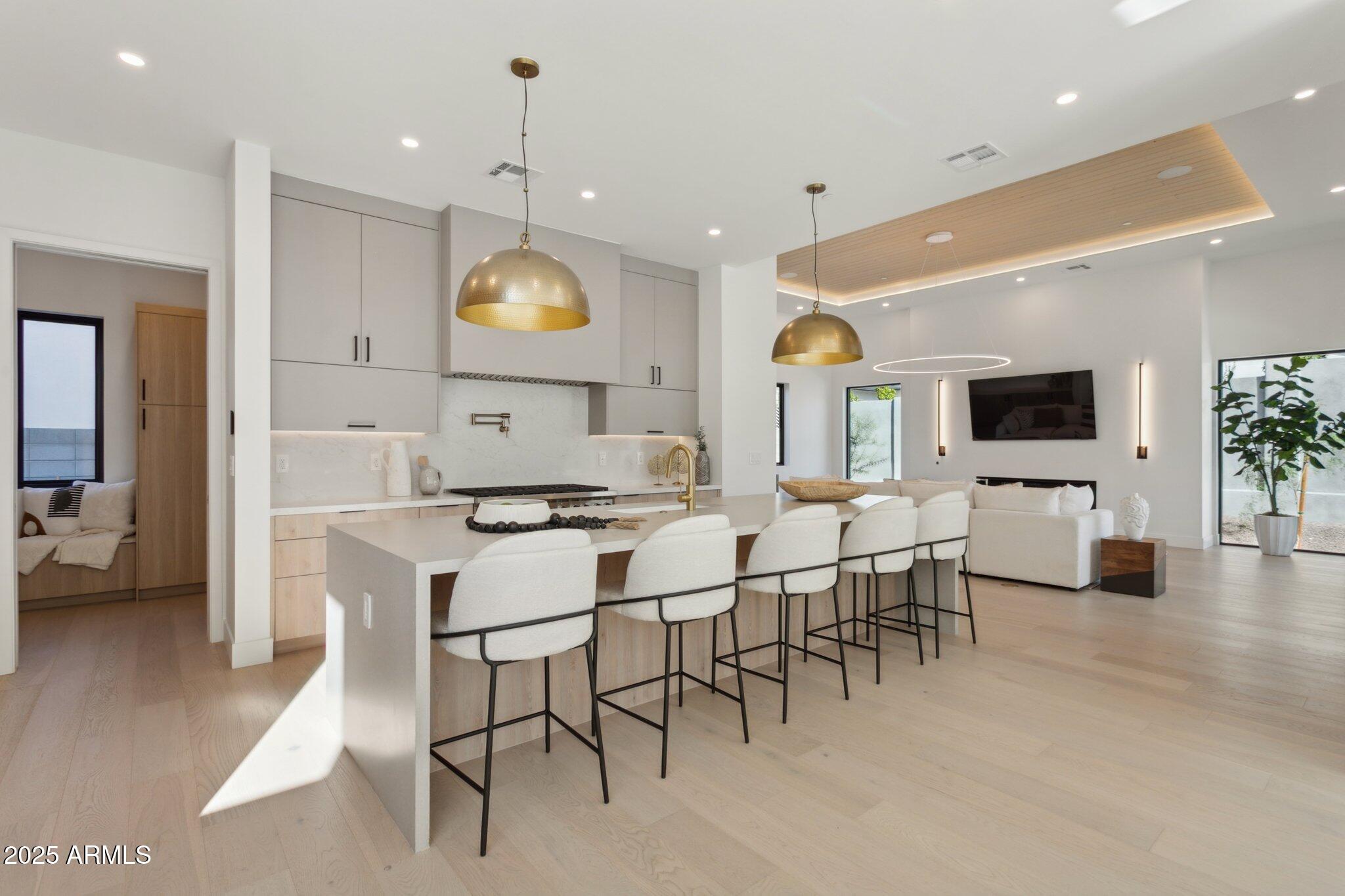 1830 E PALMAIRE Avenue