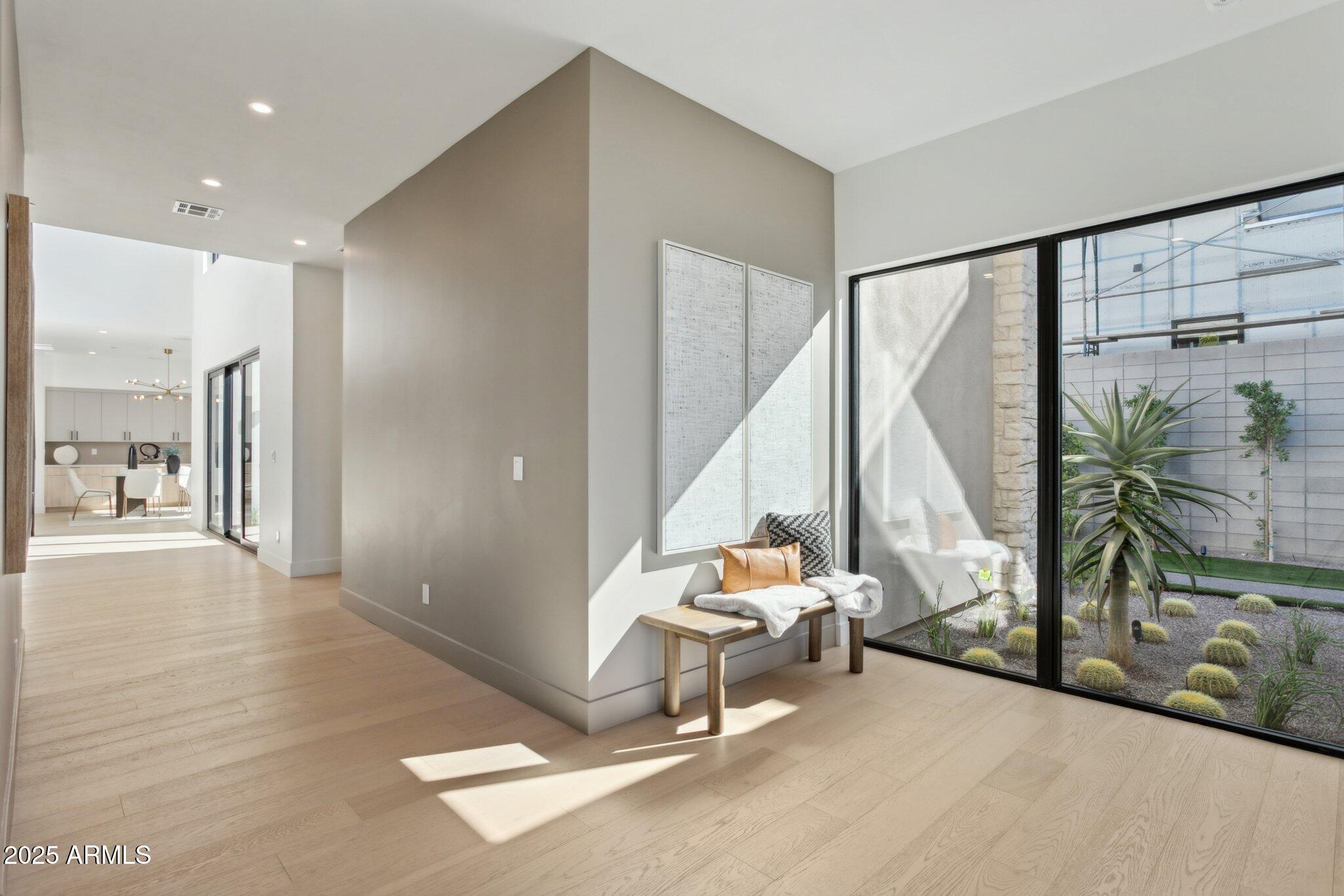 1830 E PALMAIRE Avenue