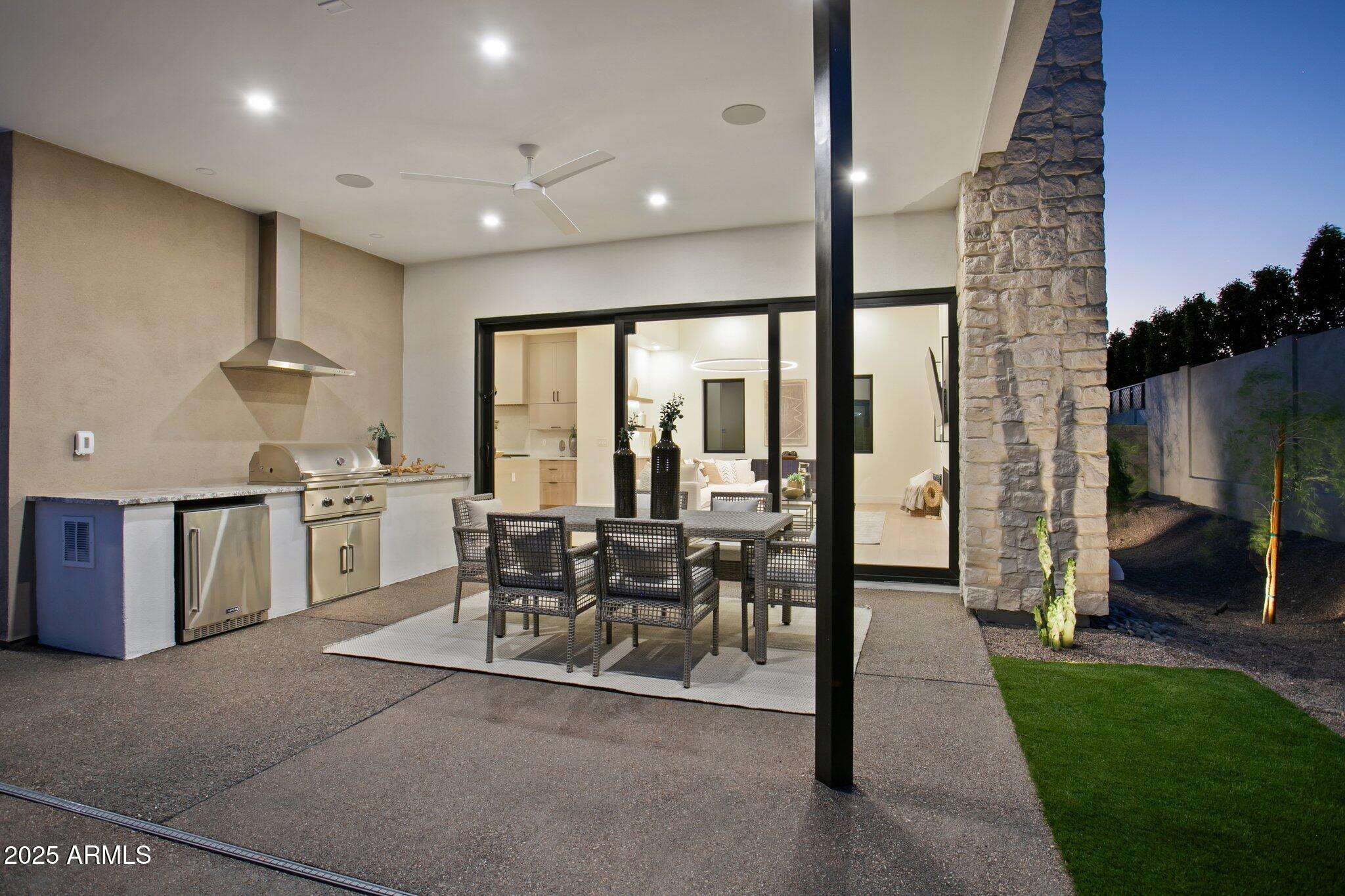 1830 E PALMAIRE Avenue